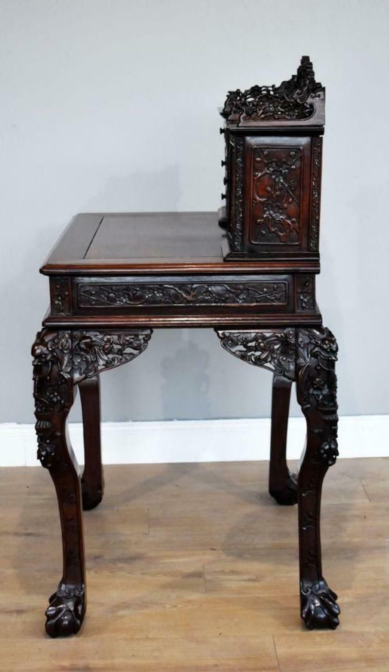 photo vinterior 19th Century Chinese Padouk Wood Desk