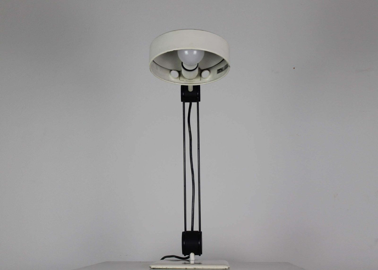 Desk Lamp Zeta Or 665 White Metal By Martinelli Luce 1970s photo Lighting