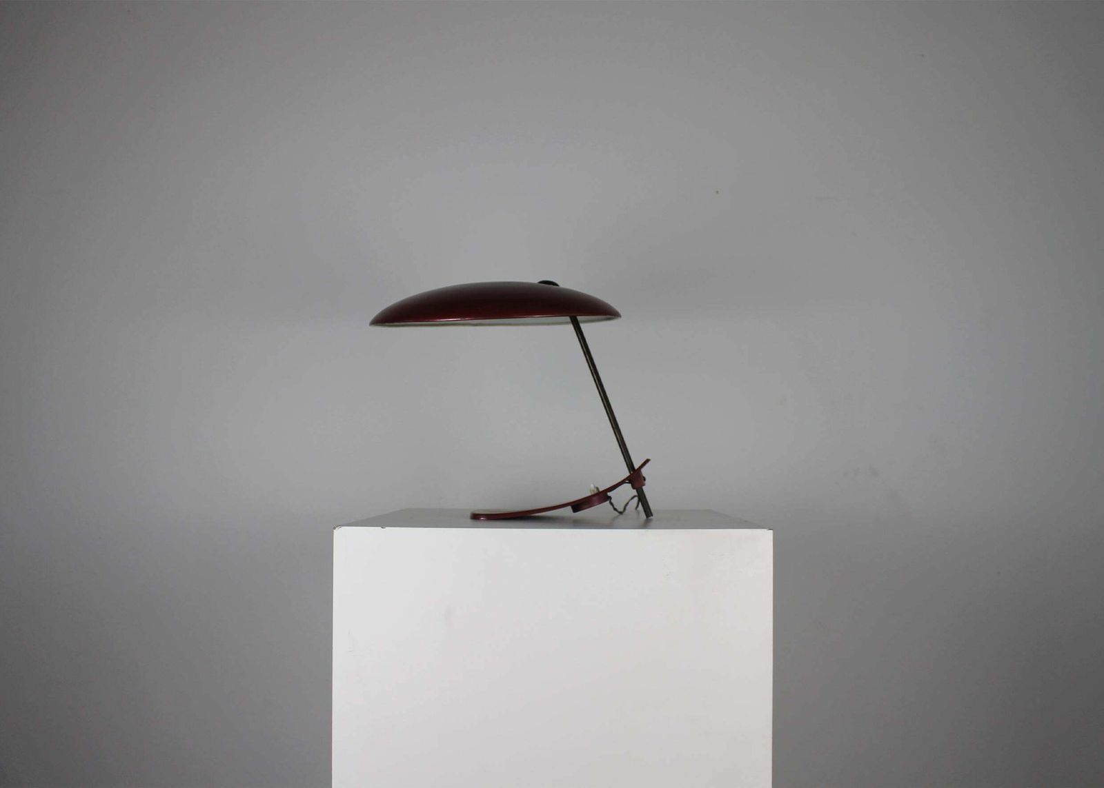 Mid Century Modern Table Lamp In Red Lacquered Metal Italian Manufacture 1950s photo furniture