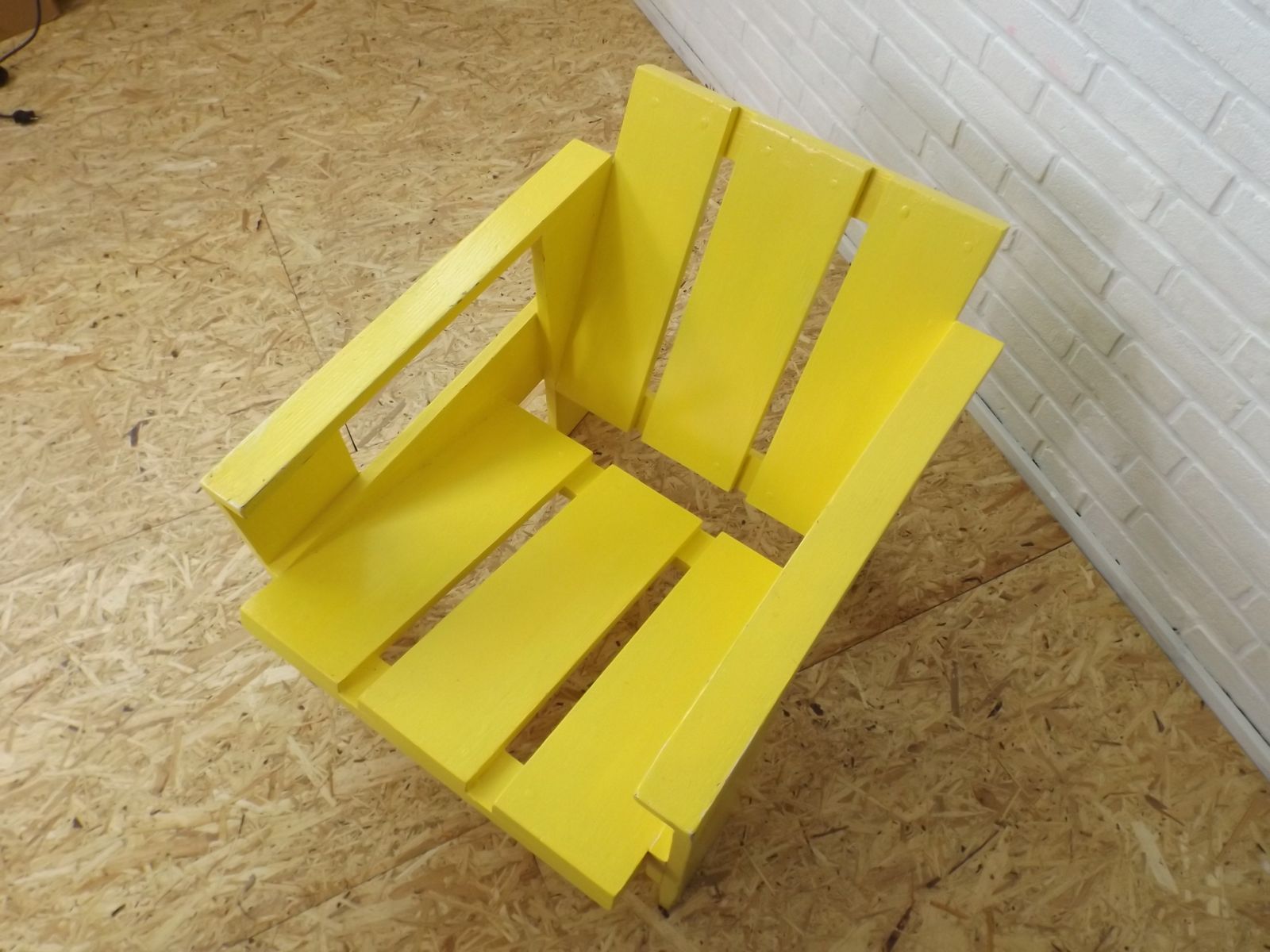 Crate Chair, Modernist, By Gerrit Rietveld photo Furniture