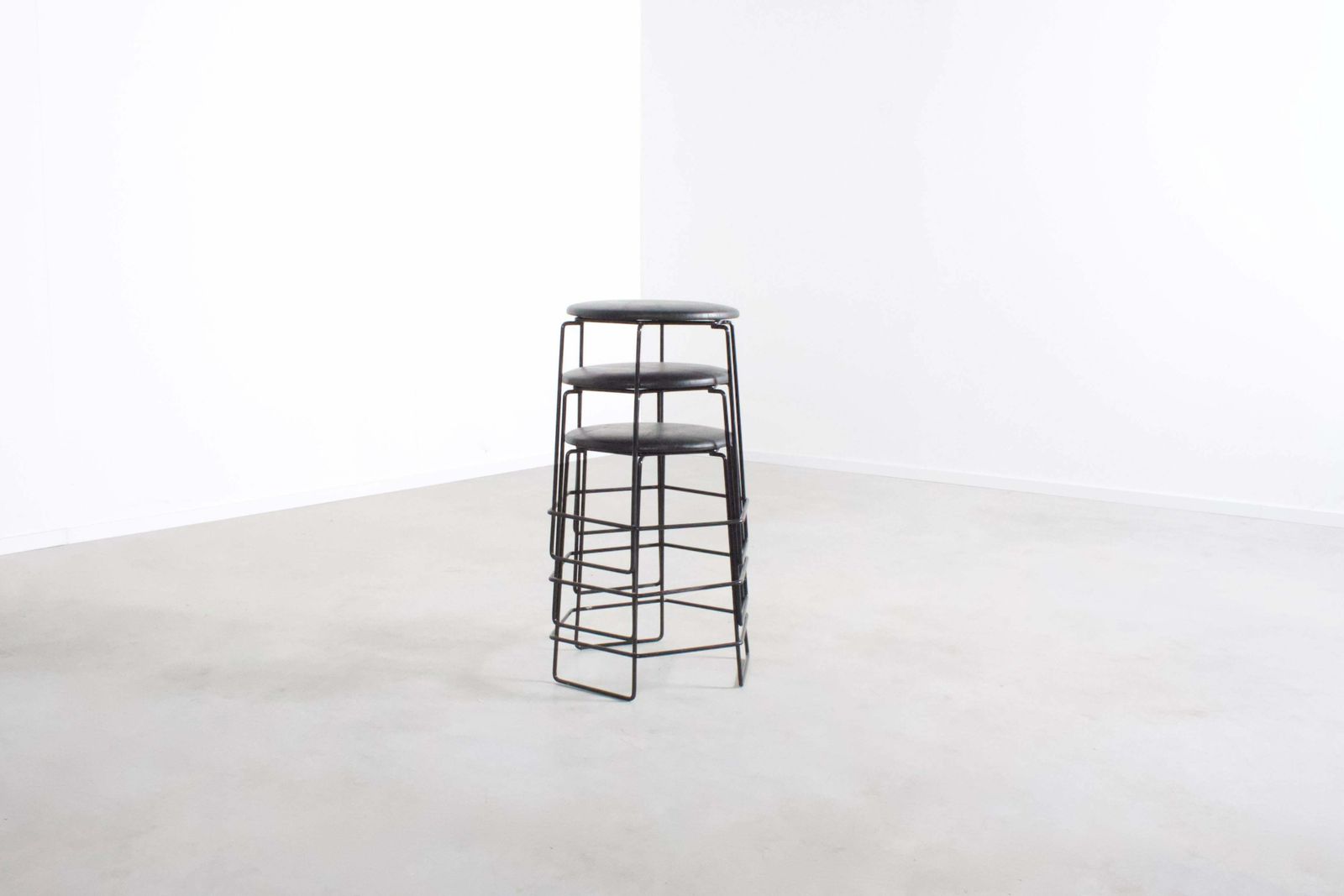 Set Of Square Verner Panton Wire Stools, 1960s photo vinterior