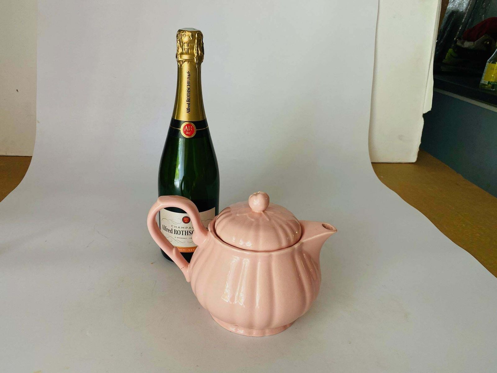 photo for sale Teapot In Ceramic For Les Salins In Pink Color Midcentury, France