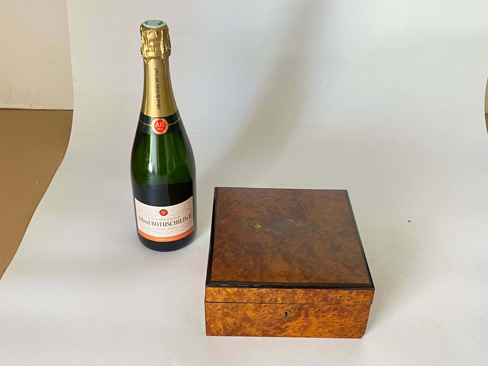 Box In Burled Wood And Silk Brown Color, France, 19th Century photo vintage