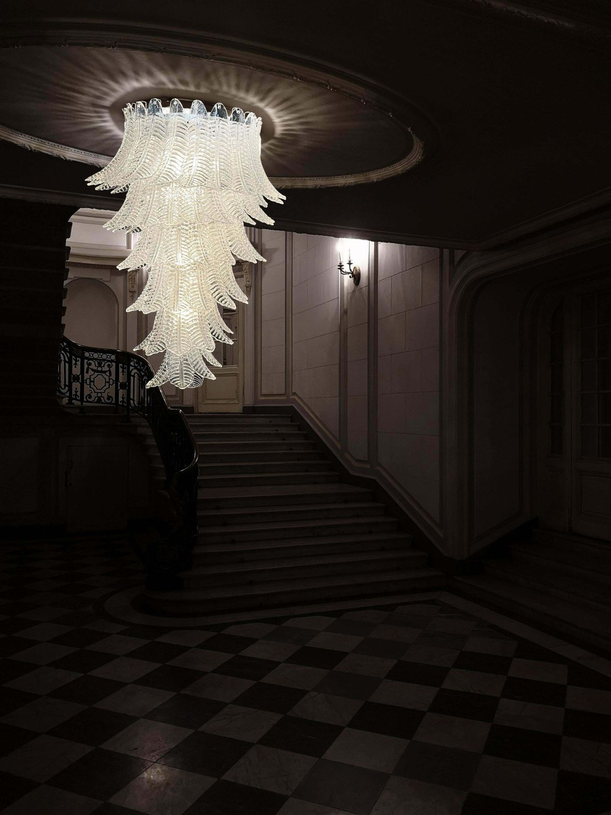 Huge Italian Murano Felci Glass Spiral Chandeliers, 83 Clear Glasses photo 7746.0