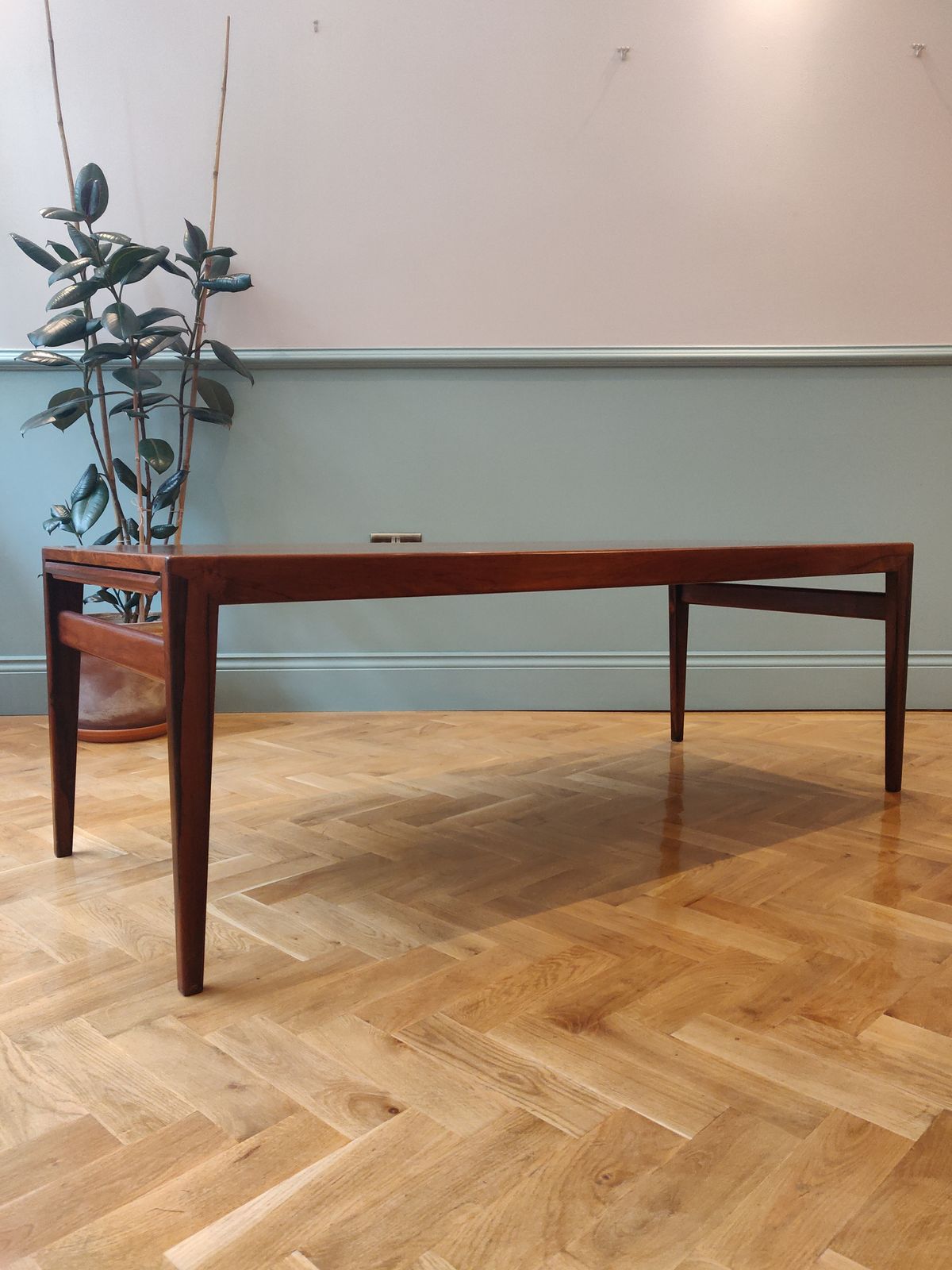 Mid 20th Century Rosewood Extending Coffee Table By Ludvig Pontoppidan photo 960.0