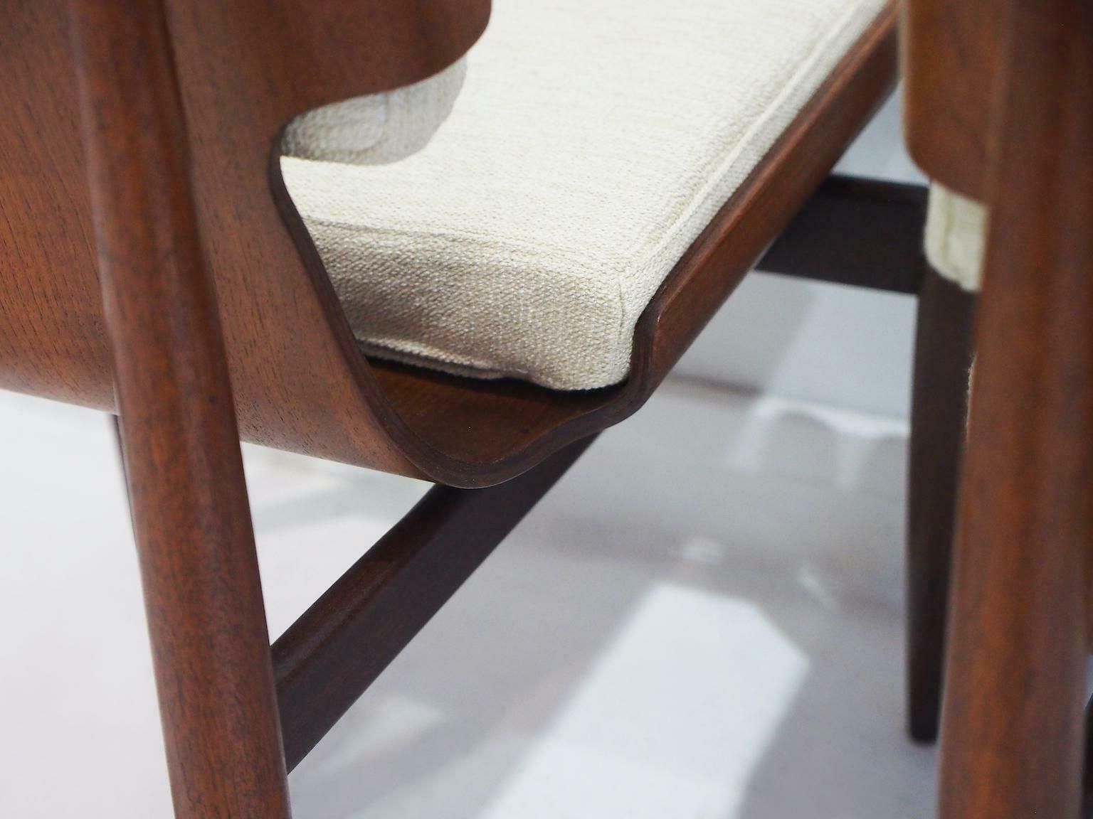 3087.0 Pair Of Italian Modernist Wooden Side Chairs By Barovero photo