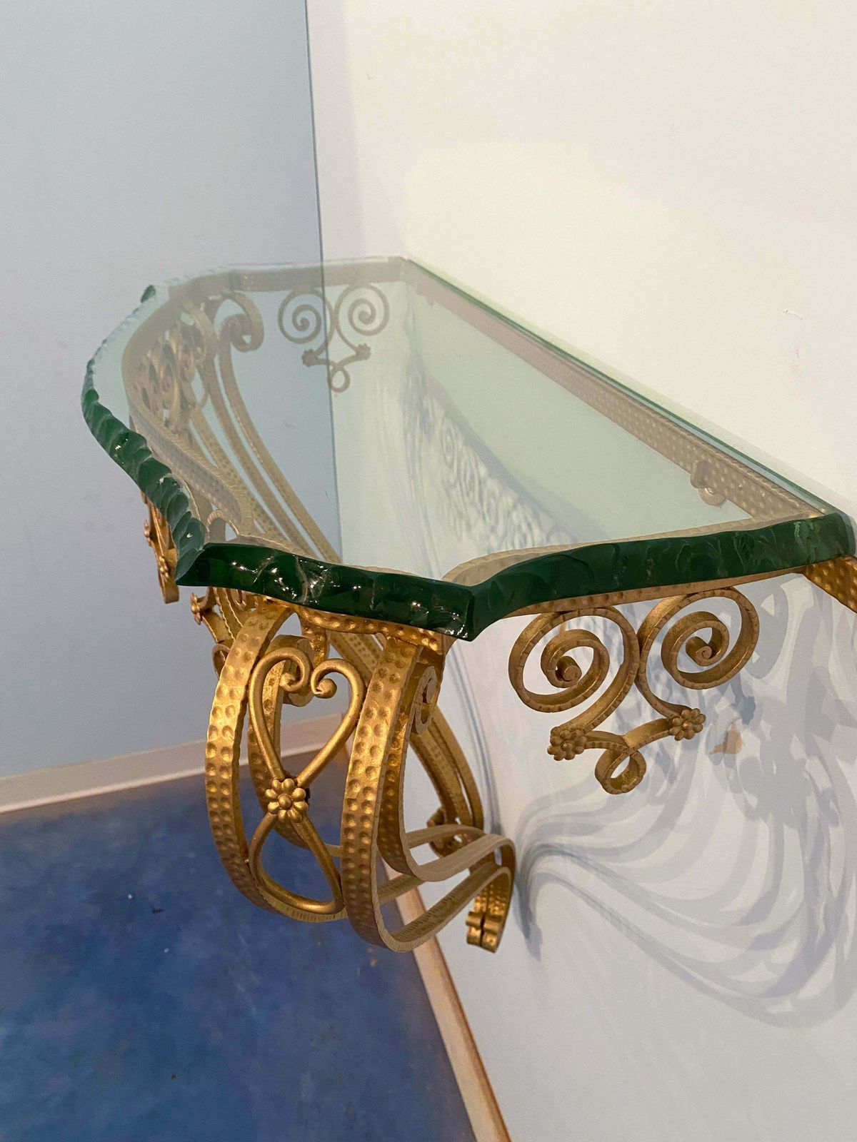 photo vintage Italian Midcentury Green Crystal Gold Iron Console Table By Pier Luigi Colli