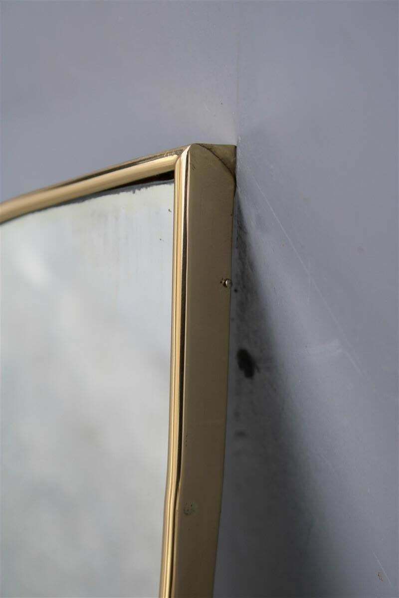 Particular Midcentury Italian Eye Shaped Mirror In Shaped Brass 1950s photo vinterior
