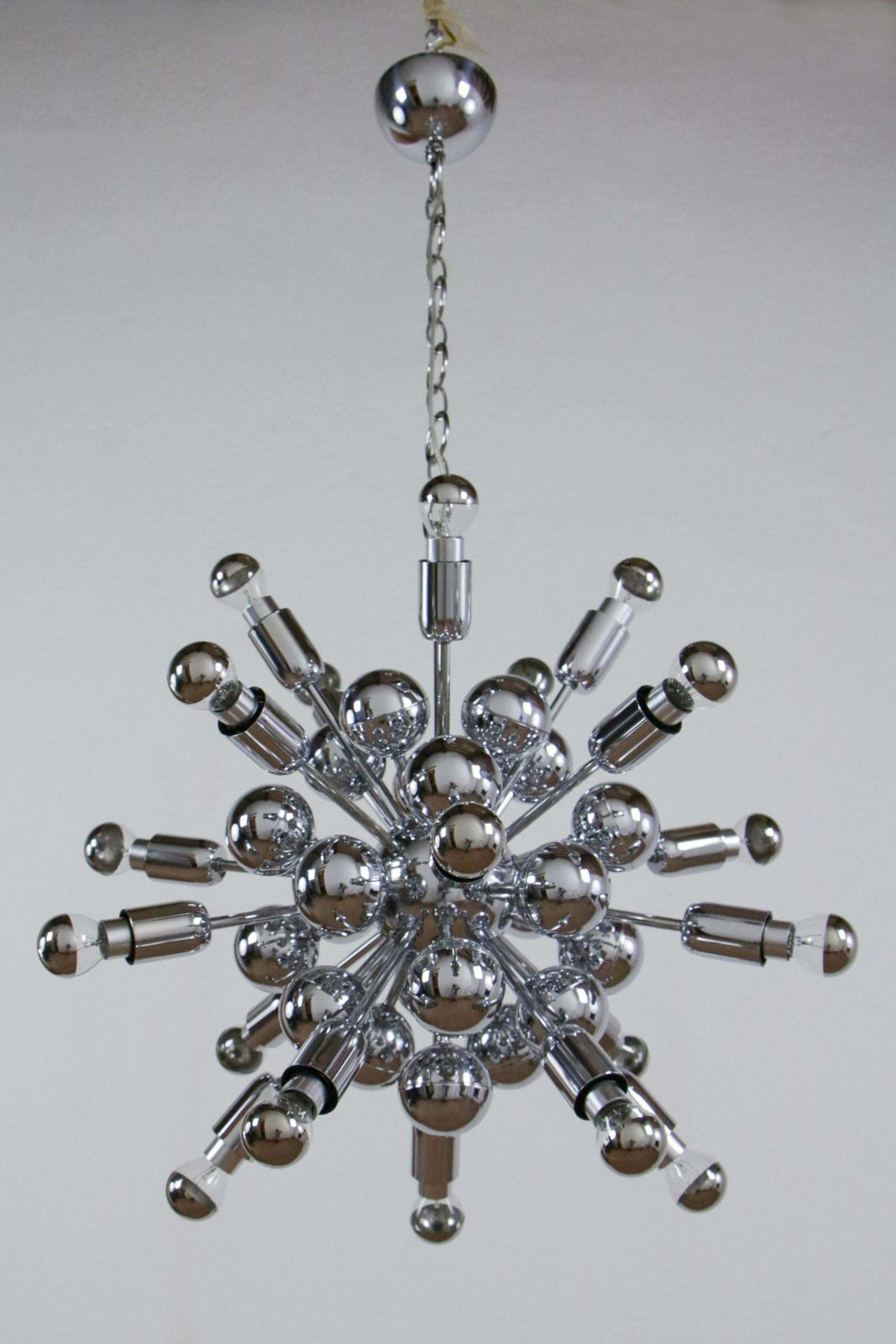 Italian Space Age Sputnik 20 Lights Chandelier By Reggiani Goffredo, 1965s photo furniture