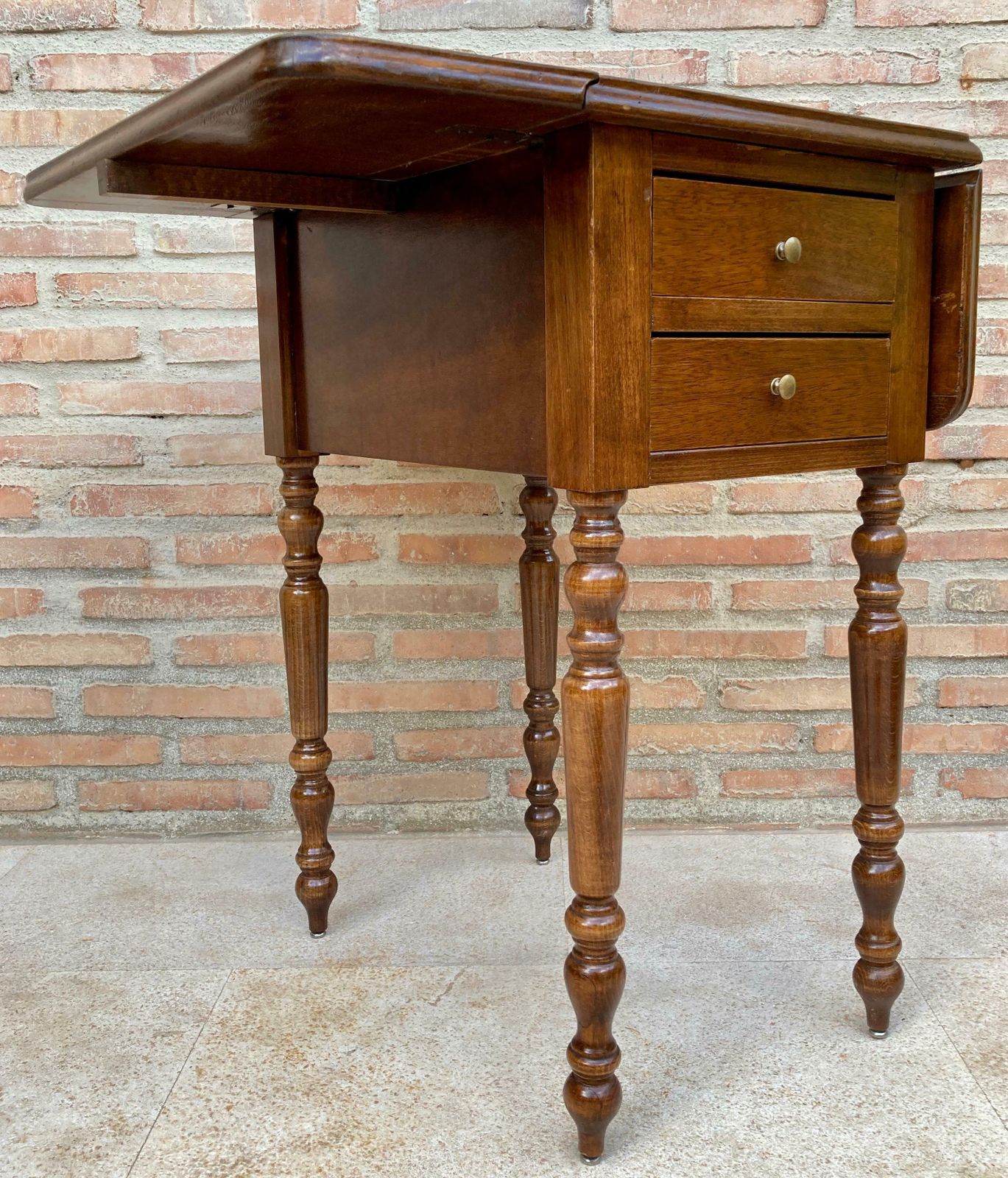 Table de style Regency anglais en noyer à abattants, années 1890 photo 2585.0