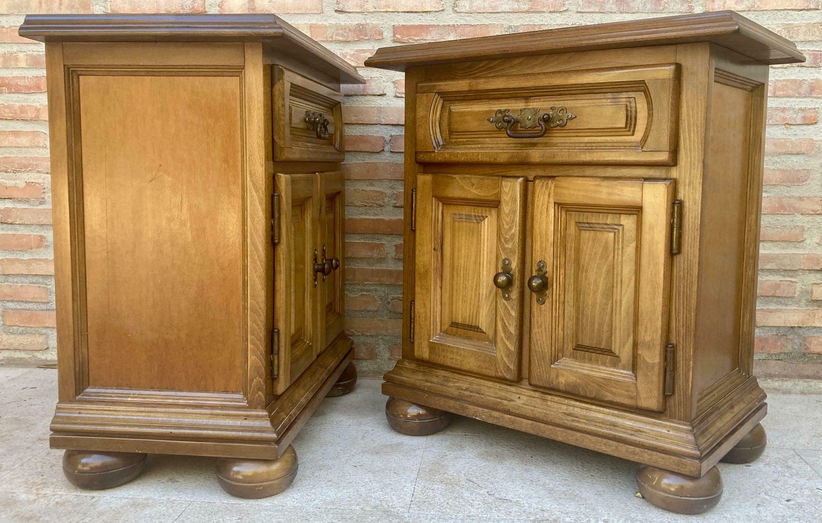photo furniture Tables de chevet espagnoles mid-century, années 1960, lot de 2