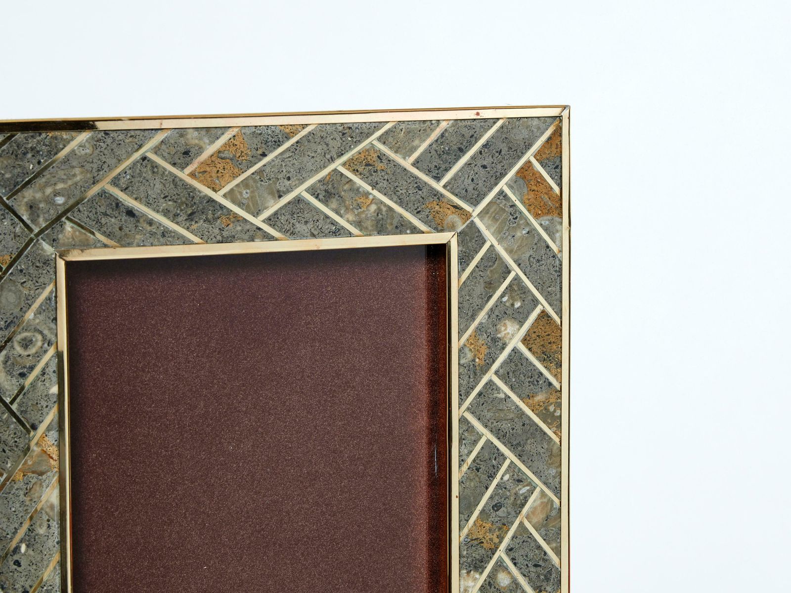 Cadre photo mid-century en laiton et pierre fossile, Italie, 1970 photo furniture