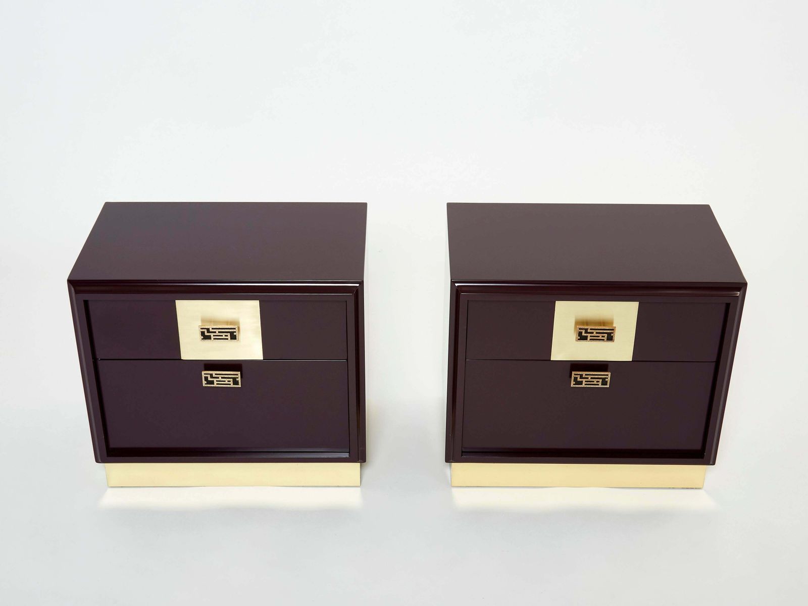Paire de tables de chevet Luciano Frigerio laquées prune et laiton, Italie, années 1970 photo 11627.22