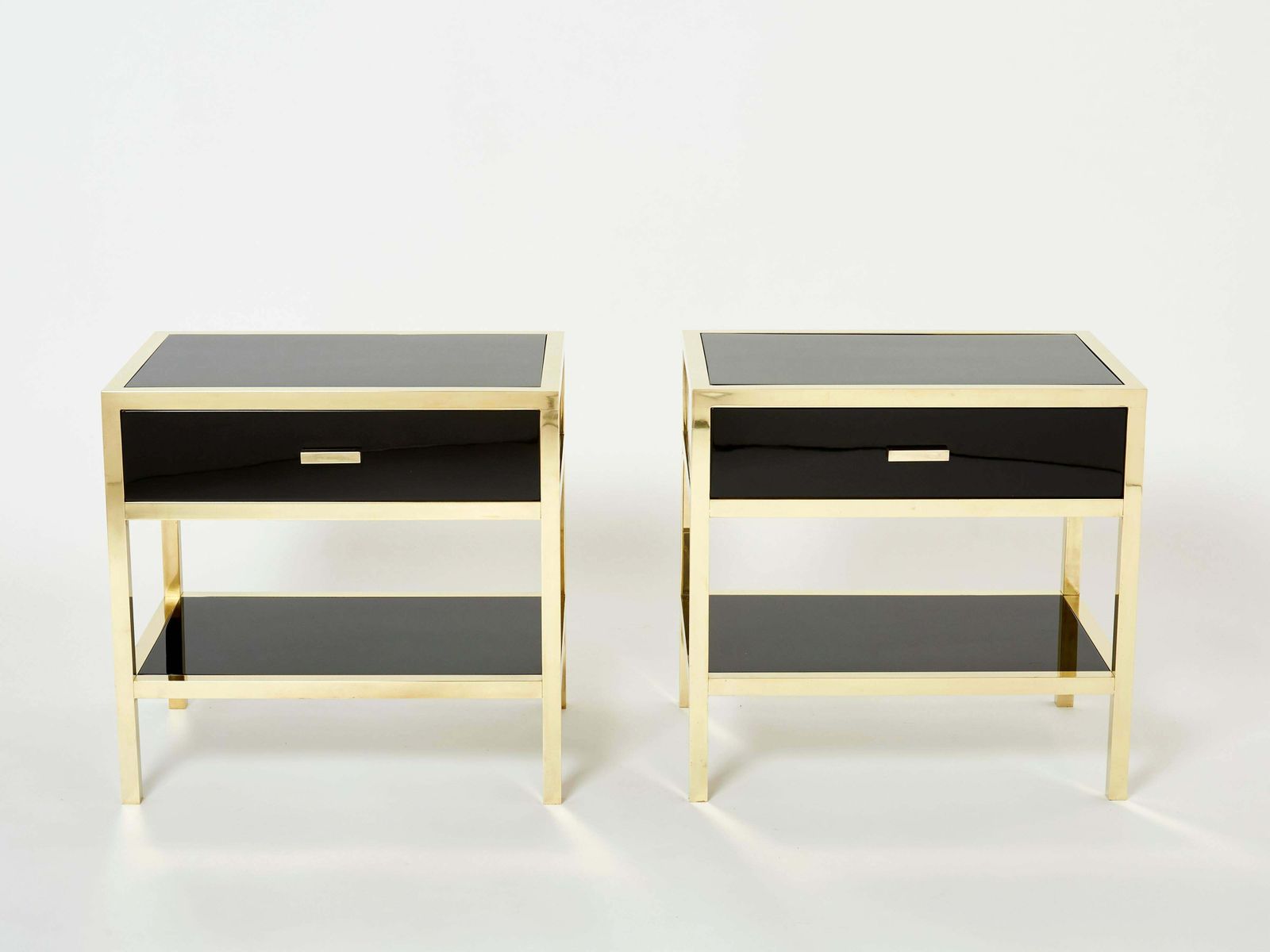 Paire de tables de chevet Michel Pignères en laiton laqué noir, années 1970 photo furniture