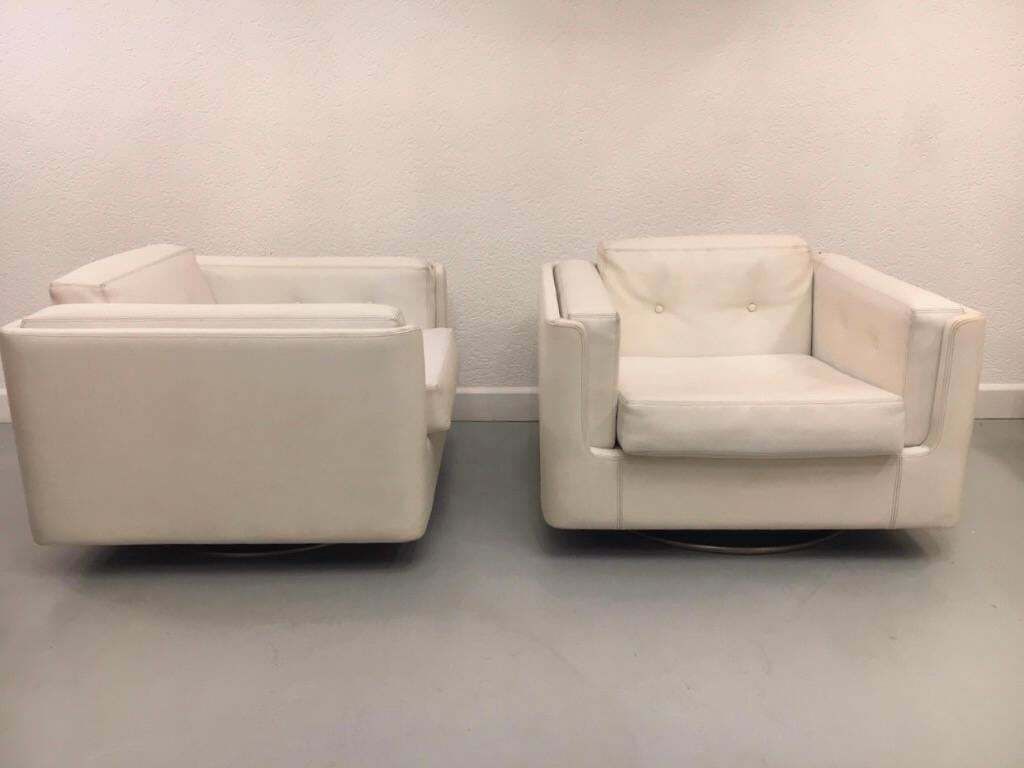Pair Of Swiveling White Faux Leather "Montenapo" Armchairs By Zanotta Italy 1965 photo for sale