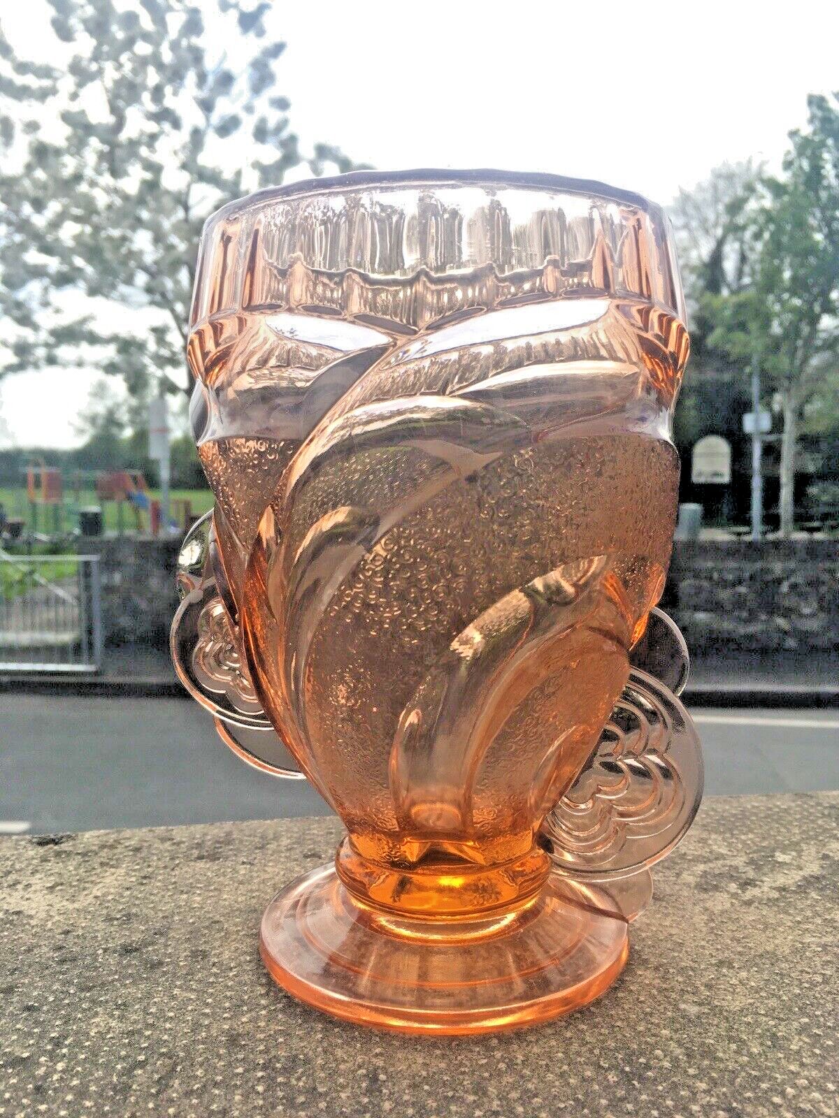 photo vintage Beautiful Pink Art Deco Sowerby Depression Glass Flower Handles Posy Vase 30's