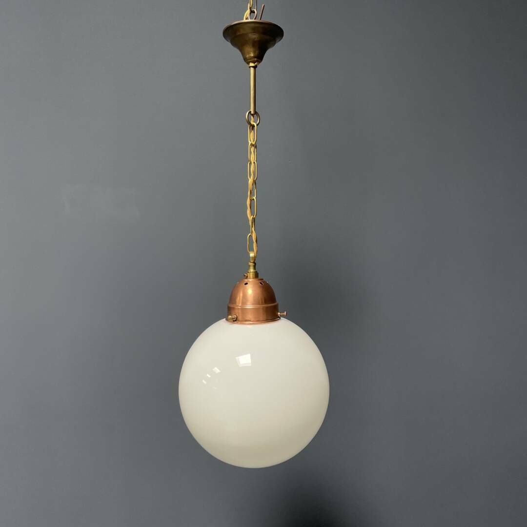 Opaline Glazen Bollamp Met Koperen Fitting