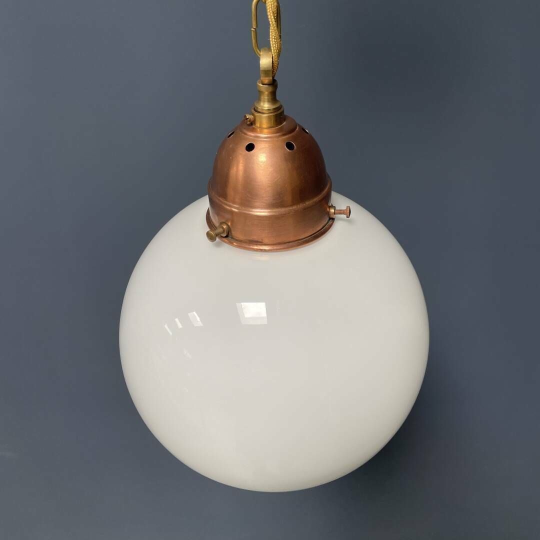 Opaline Glazen Bollamp Met Koperen Fitting photo 135.0