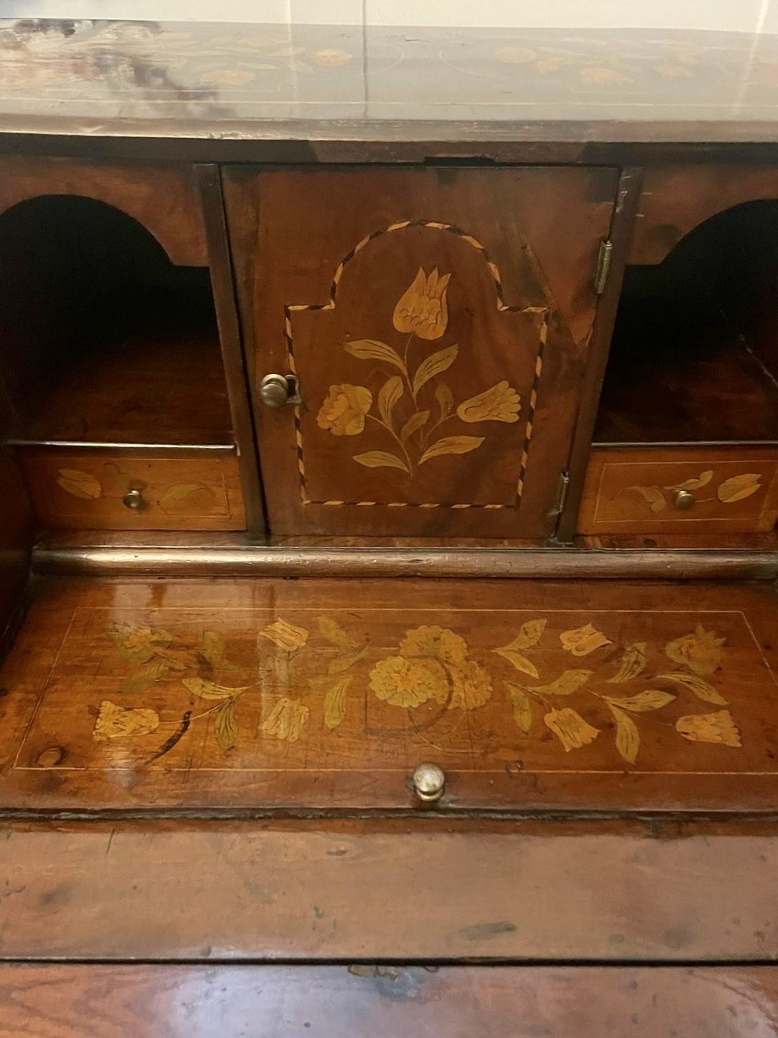Antique 18th Century Quality Mahogany Floral Marquetry Inlaid Bombe Shaped Bureau photo 5850.0