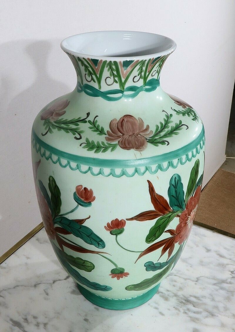 Limoges Porcelain Vase Decorated With Flowers – Early 20th Century photo furniture