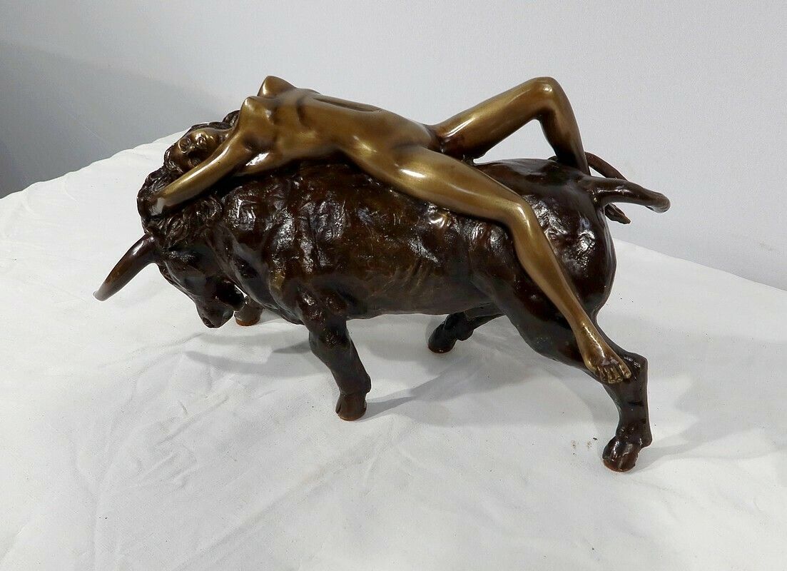 Bronze "The Goddess Europe Meeting The Bull", Signed Majera, 20th photo for sale