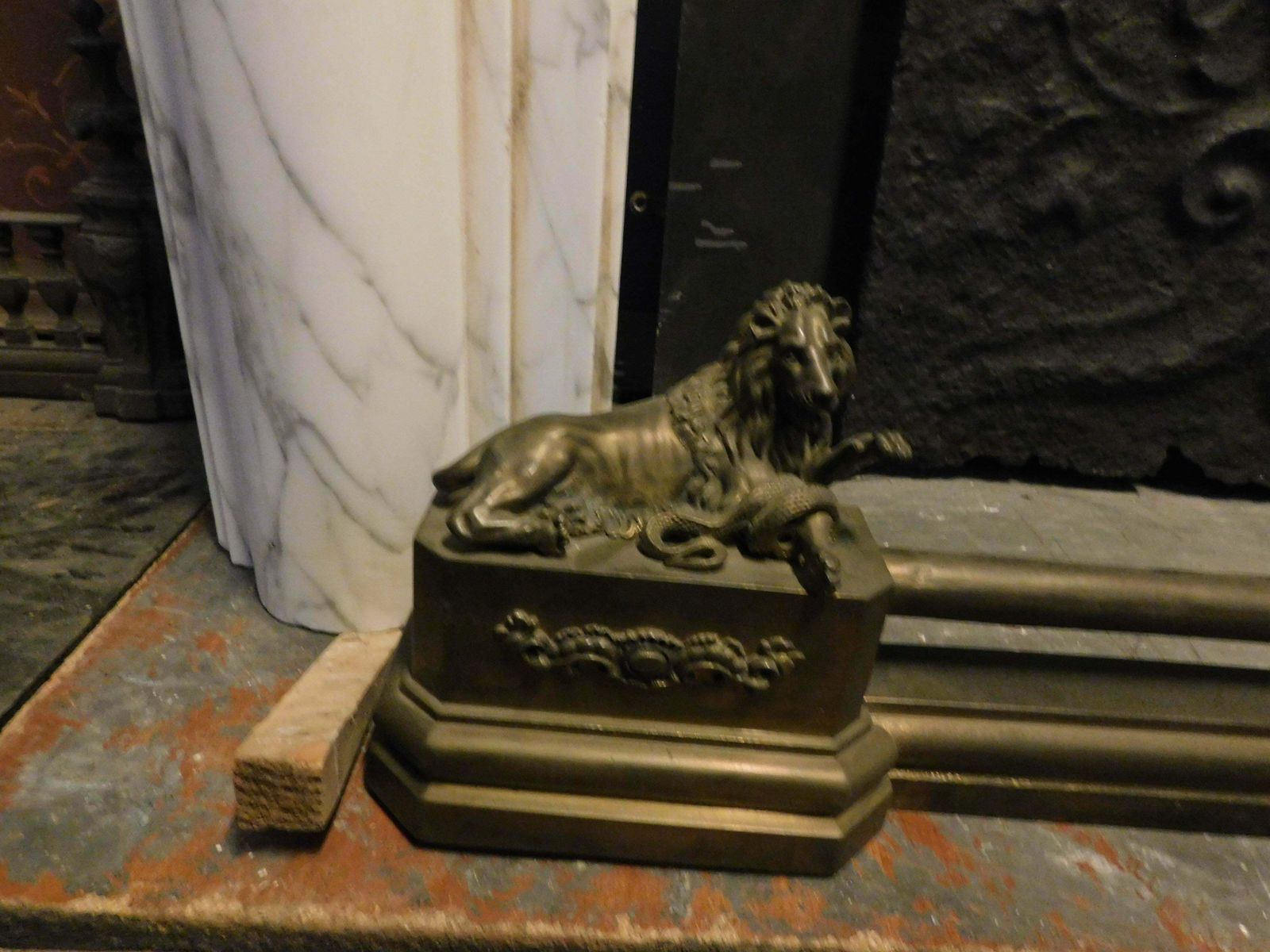 Fireplace Ashtray With Lions, Gilded Brass, 19th Century Italy photo Home Fixtures