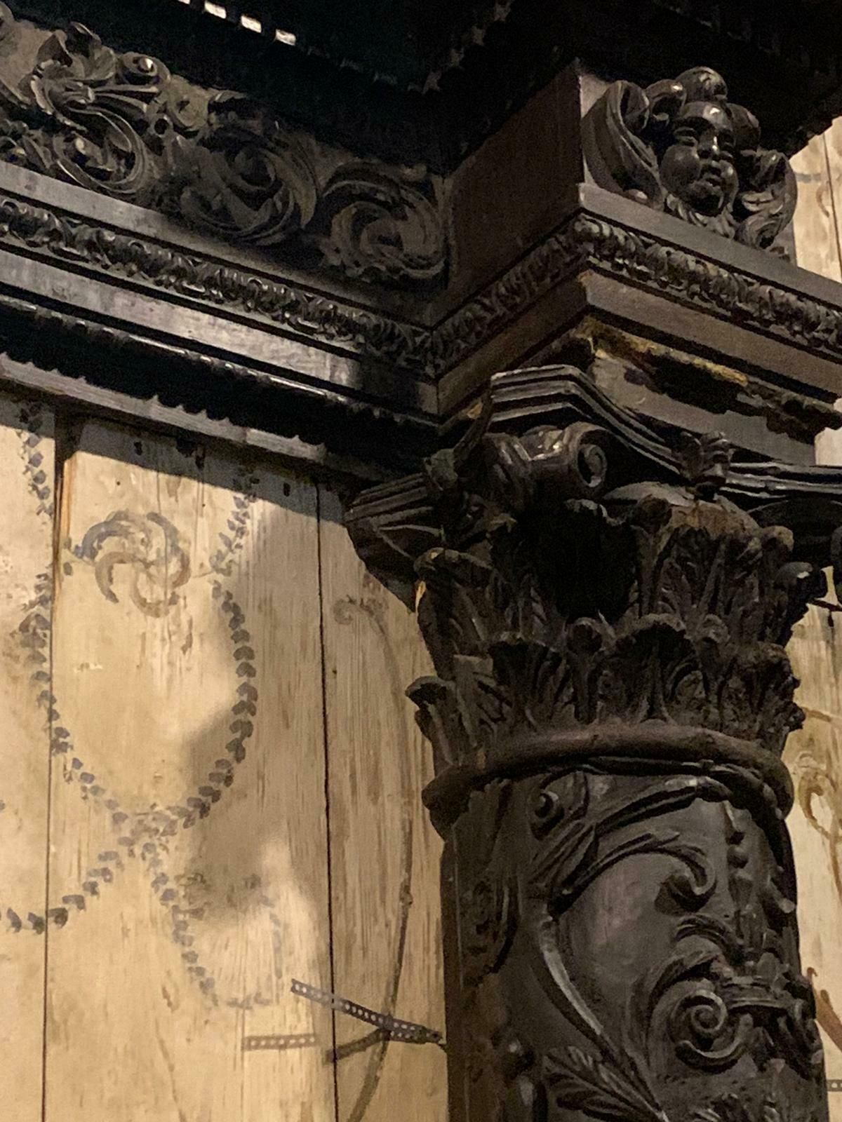 Antique And Important Portal Richly Carved In Walnut, 16th Century Italy (Rome) photo vintage