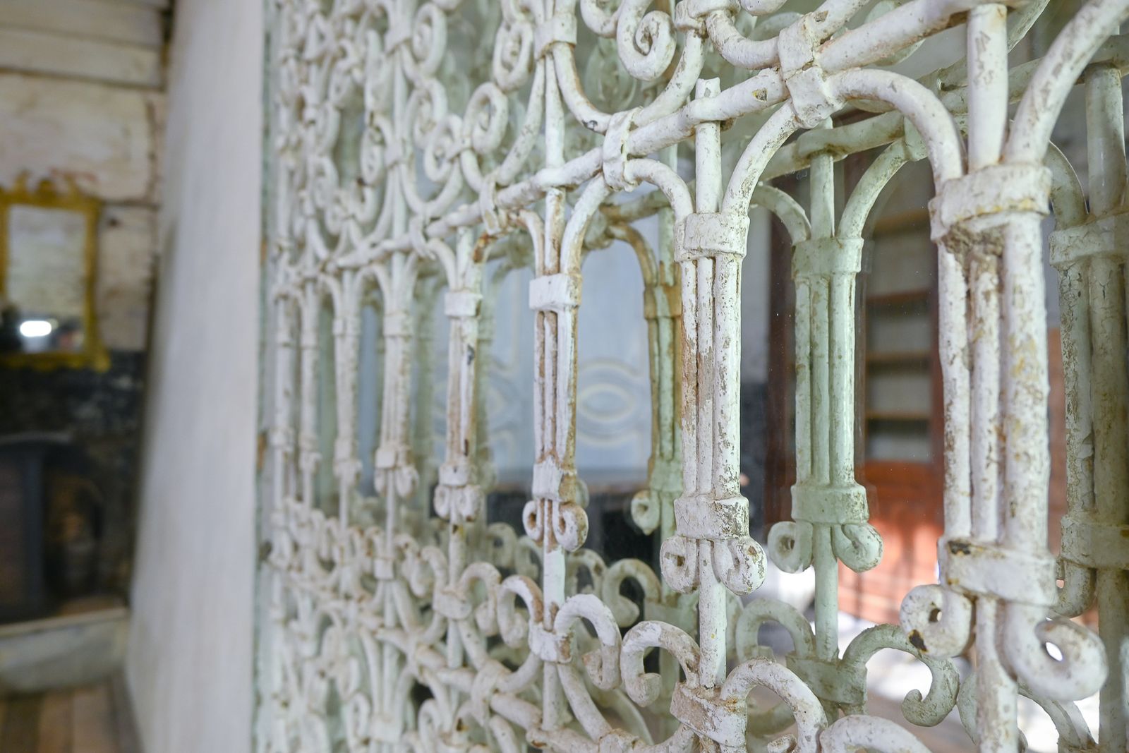 photo vinterior A 19th Century French Wrought Iron Mirror   Garden