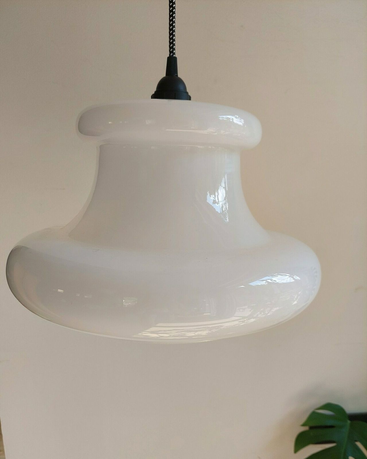 Retro Pendant Light / Retro Ceiling Light / Ufo Pendant Light / Space Age /White And Black/ Mcm Pendant Light /Mcm Interior / Mcm Home / 70s