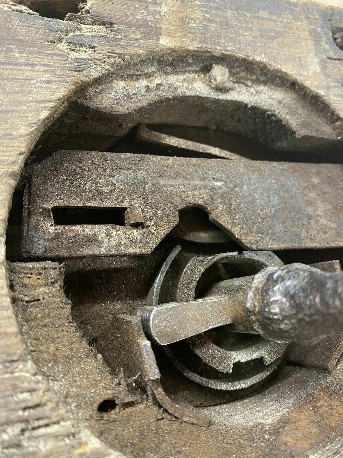 photo vinterior Large 17th Century Rim Lock Key Reclaimed Period Oak Iron Rare Door Furniture