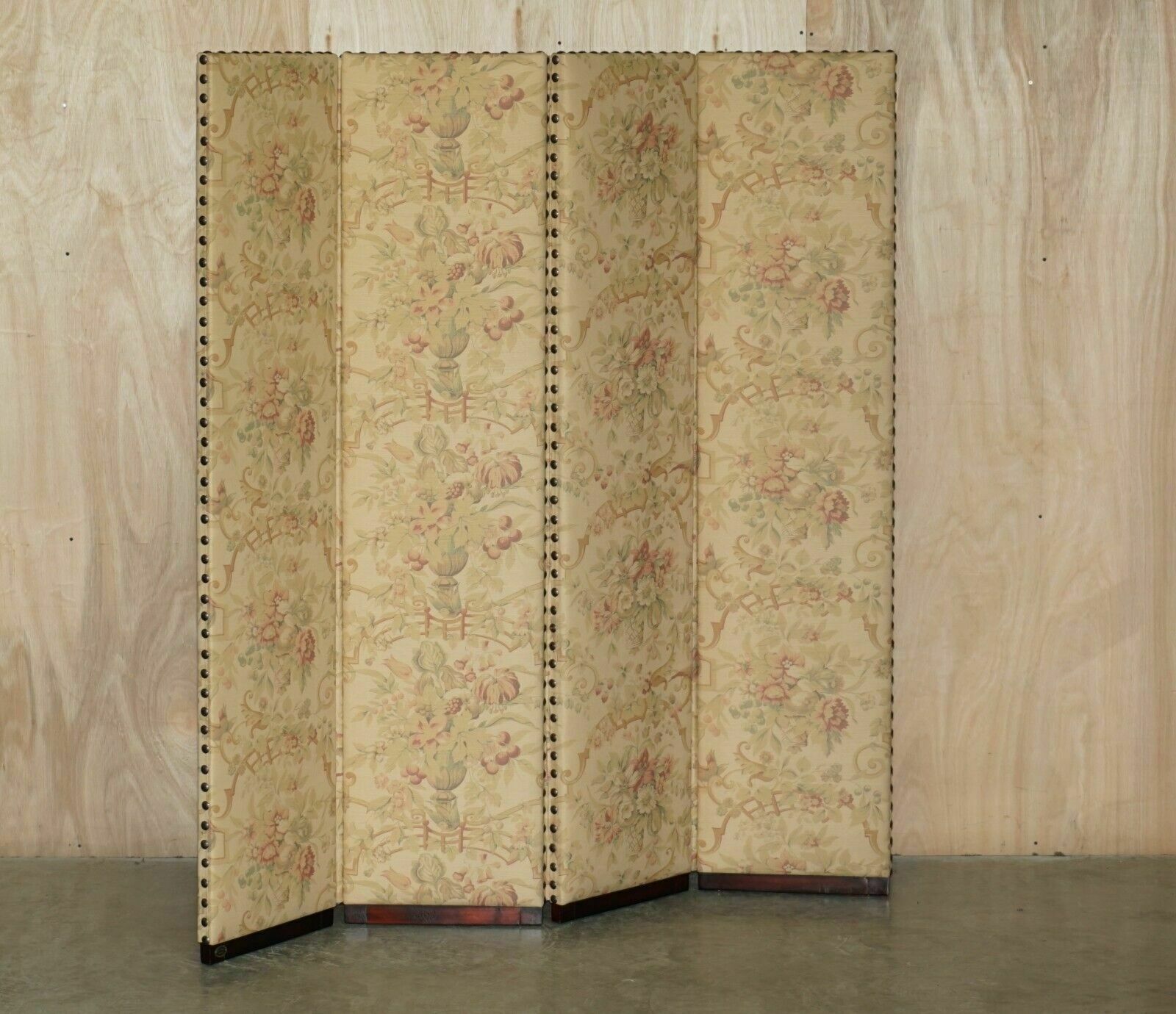 Fine George Smith Chelsea Mahogany & Floral Upholstered Room Divider photo for sale