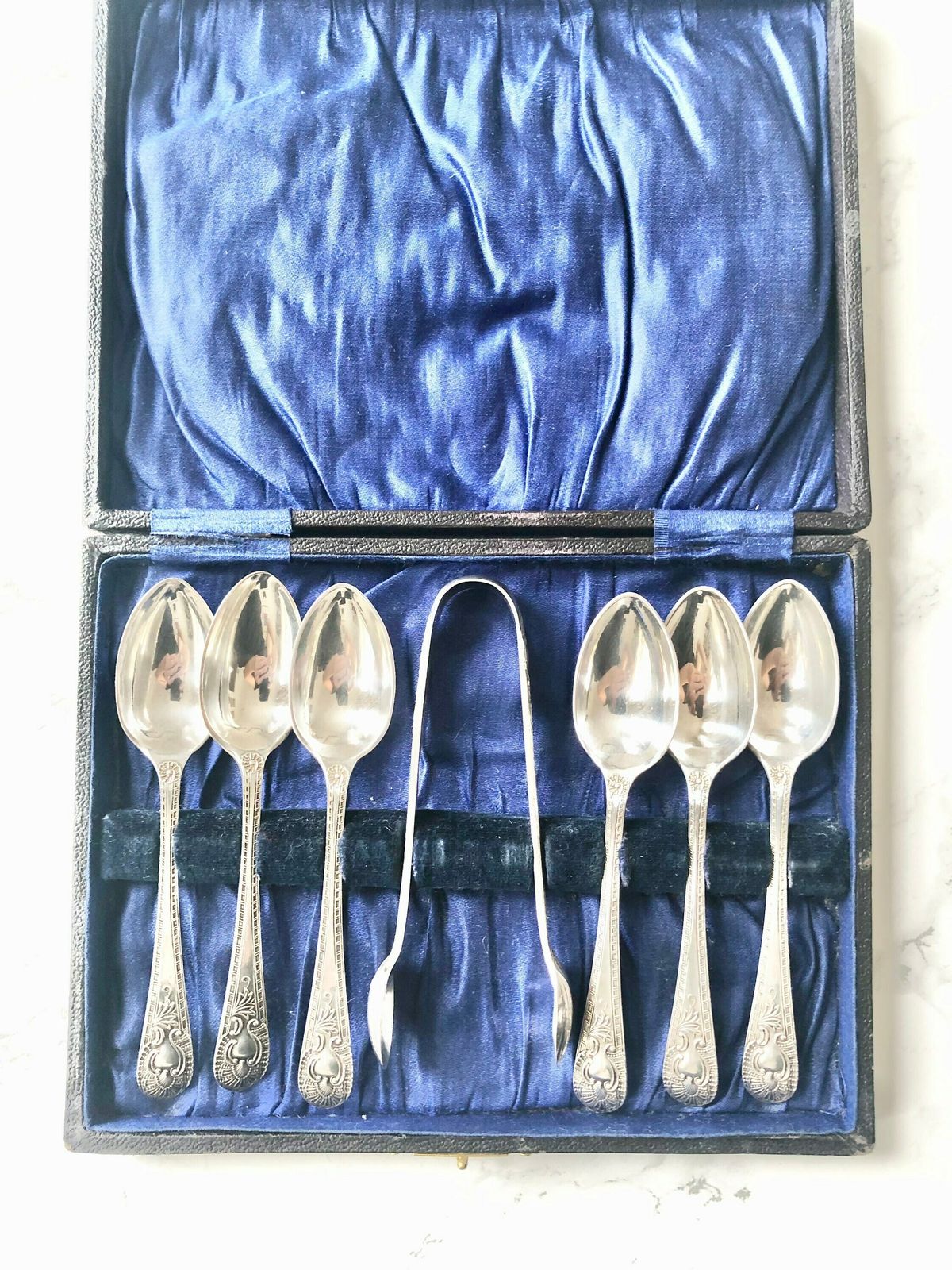 Set Of 6 Antique Silver Plated Teaspoons With The Matching Sugar Tong   Original Box photo for sale