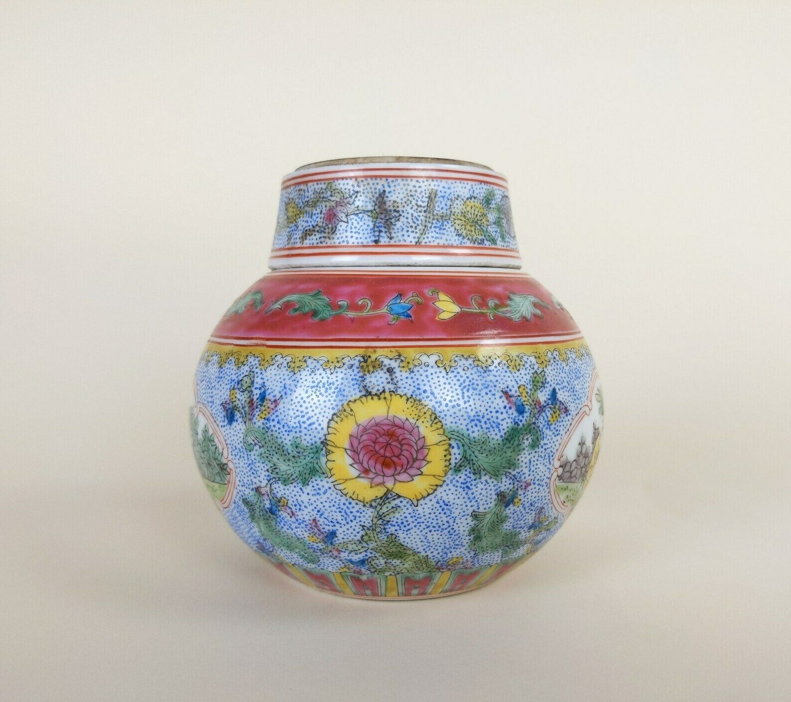 Curious Chinese Famille Rose Republic Period Porcelain Jar Vase With Lid And Red Qing Qianlong China Mark photo Home Decor