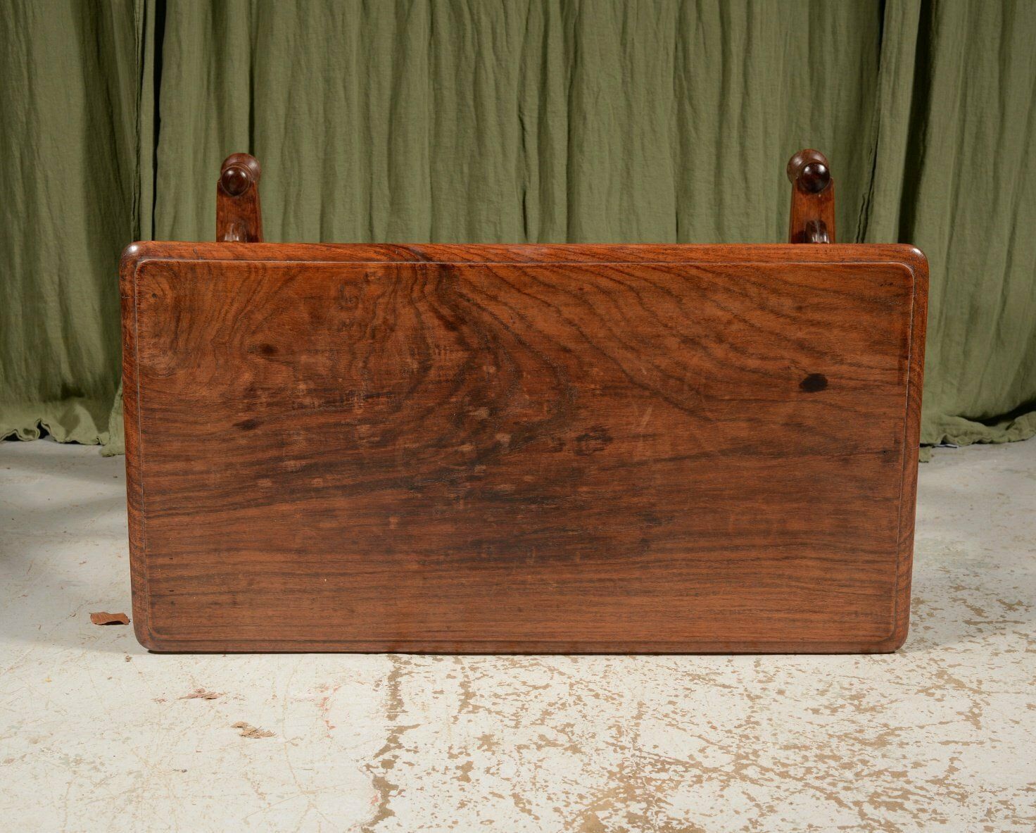 An Anglo Indian Rosewood X Frame Table   C.1870 photo vinterior
