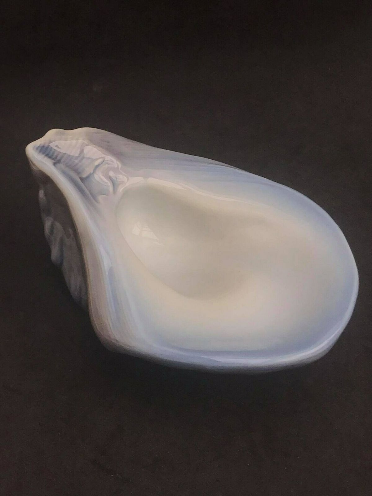 photo furniture Pipe Rest Royal Copenhagen Porcelain Pipe Holder Bowl Pipe Collector Art Deco Danish 1920s Tobacco Oyster Shell Shaped Grey Blue Decor