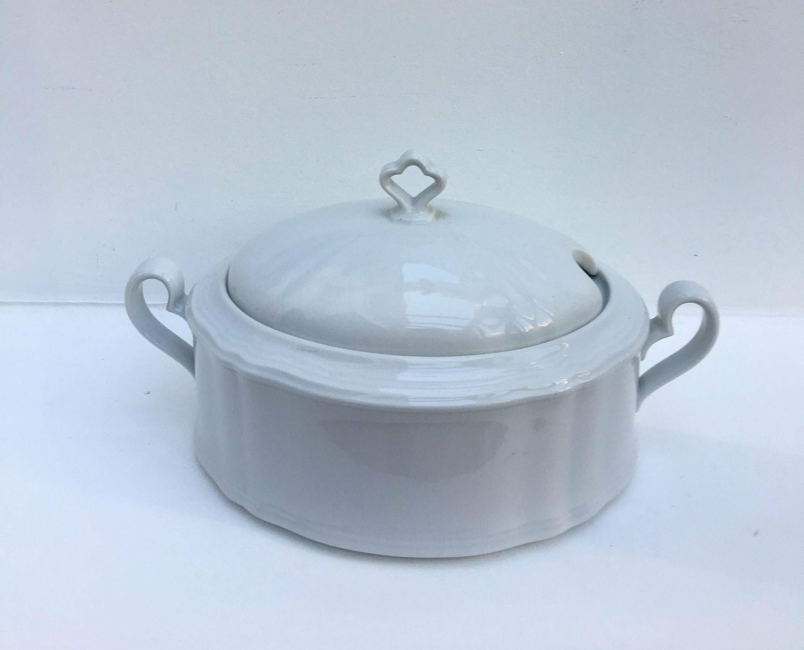 photo for sale Soepterrine Met Deksel Seltmann Weiden Patroon Marie Luise Mid Century Modern, Winterling Bavaria, Duitsland, Porseleinen Terrine
