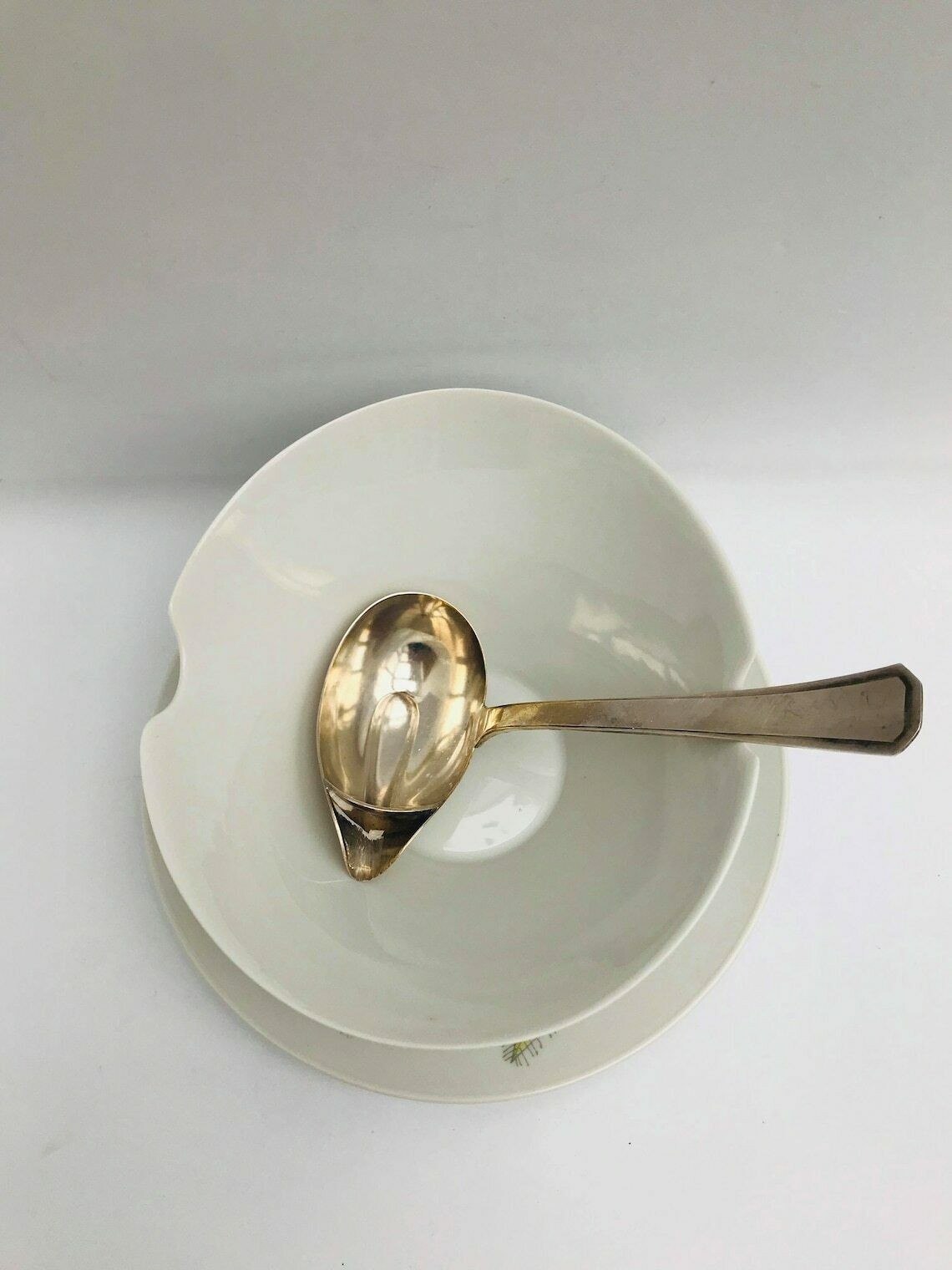 photo for sale Jussière Met Lepel – Rosenthal Mid Century Design Door Raymond Loewy – Wit Porselein – Made In Germany – Witte Sauskom Voor De Feestdagen
