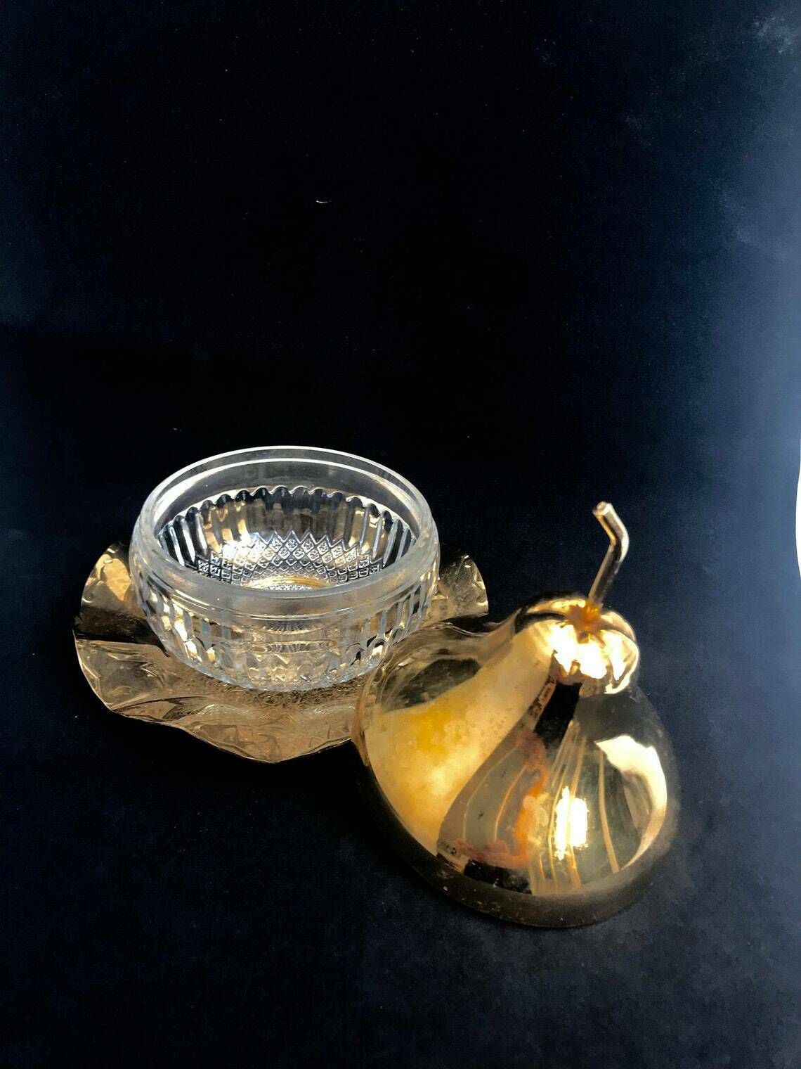 Suikerpot Met Deksel – Jampot / Inmaakpot / Ijsemmer / Peervormige Snoepschaal – Kristal En Goudkleurig Metaal – Huwelijkscadeau / Bardecoratie – Jaren 1970 photo for sale
