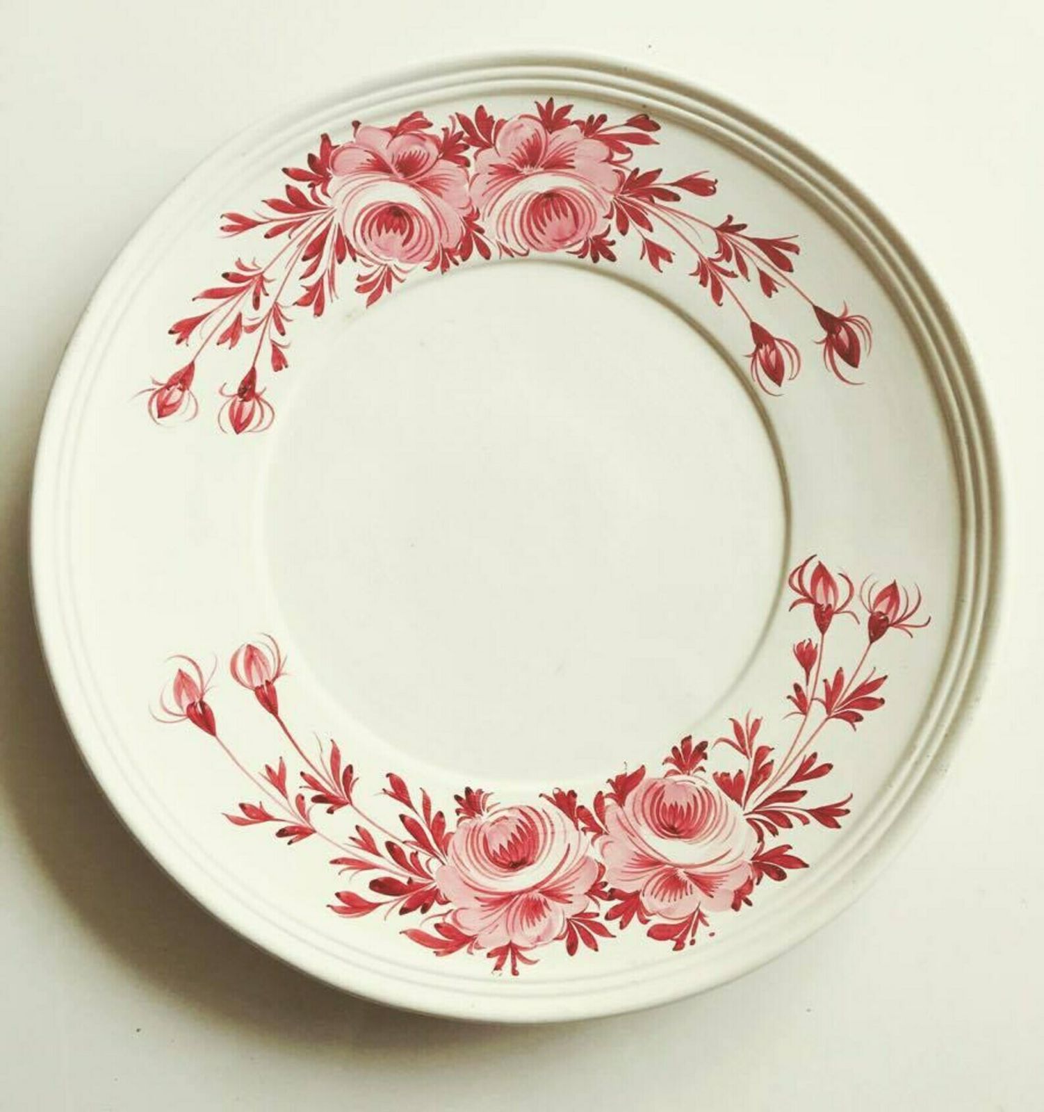 Groot Bord Itaals Aardewerk, Extra Groot Bord Italiaanse Faience Gedecoreerd Met Roze Bloemen, Serveerschaal, Oud Bord, Oud Aardewerk, Mid Century photo furniture