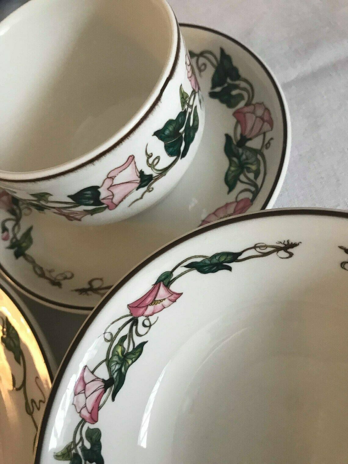 Villeroy And Boch Palermo Breakfast Set 4 Pieces For One Set Complete Cup Saucer Plate Cereal Bowl Pink Morning Glory Border Brown Trim photo Home Decor