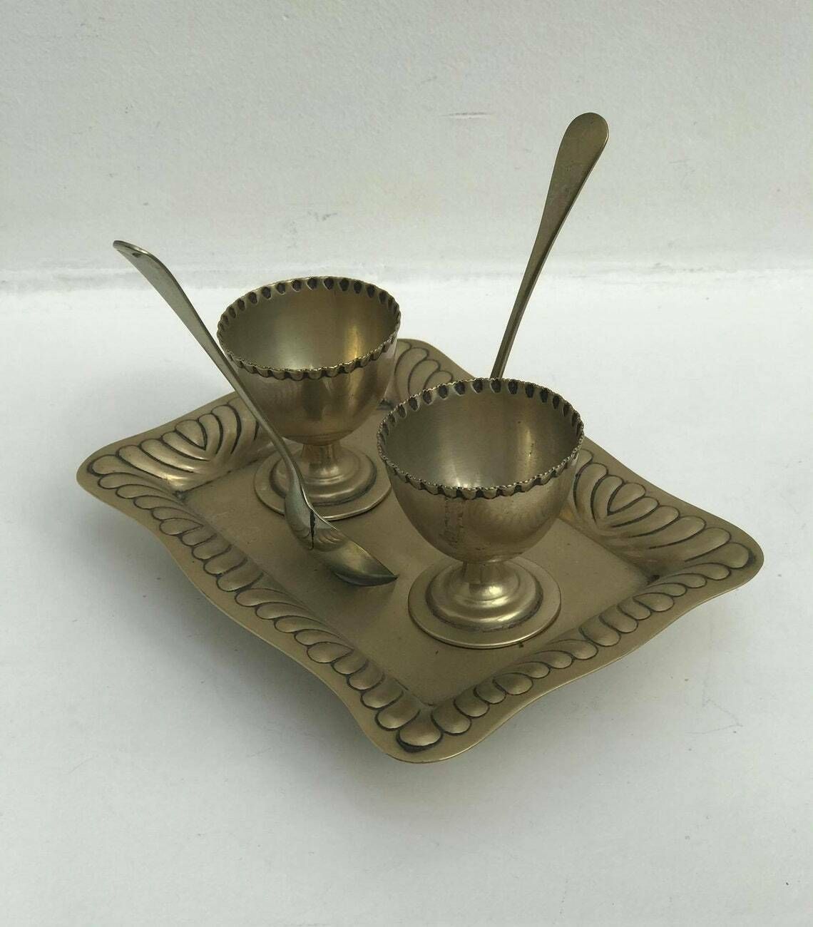 Antiek Eierdopjesset Art Deco Ontbijtset Verzilverd Epns 2 Eierdopjes Lepels Cruetset Met Standaard Huwelijkscadeau photo vinterior