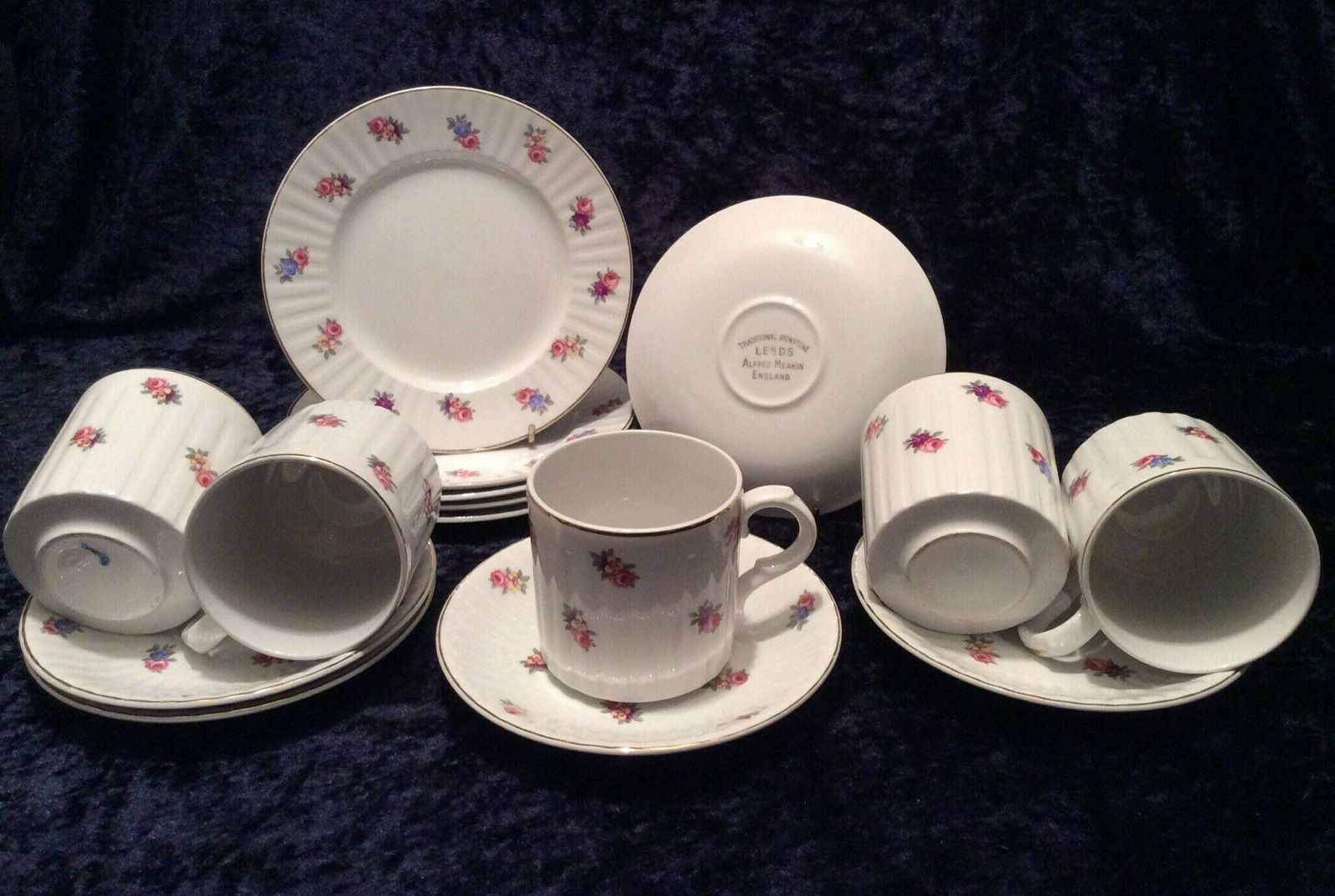 Vintage 1950s/60s Alfred Meakin Tea Set, Pretty Ditsy Rose Design 15 Pieces, Meakin Teacups, Plates, Vintage Meakin Trio, 60s Cups, 50s Cups photo Home Decor