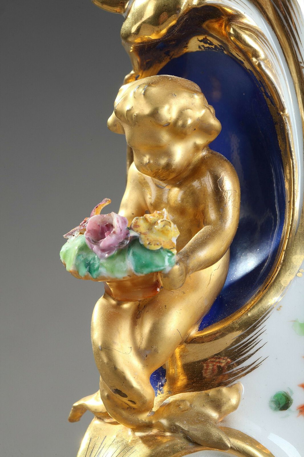 photo furniture Rocaille Clock In Porcelain In The Taste Of Jacob Petit (1796 1865), 19th Century