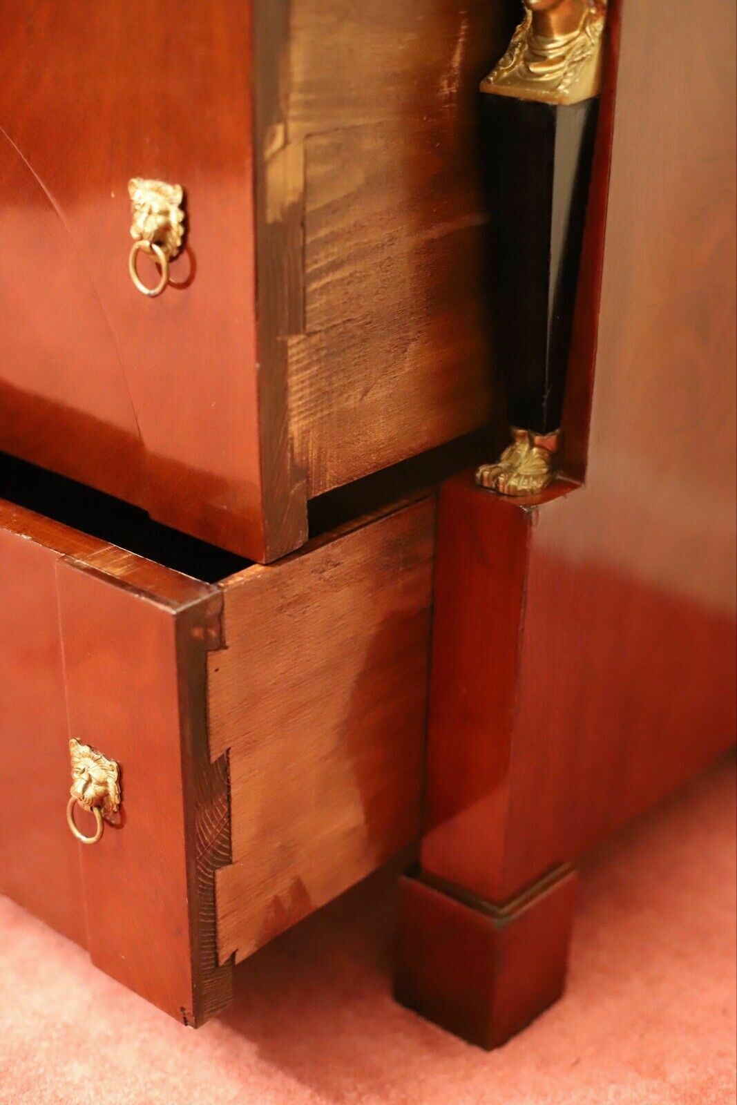 photo vintage Beautiful Empire Style Chest Of Drawers