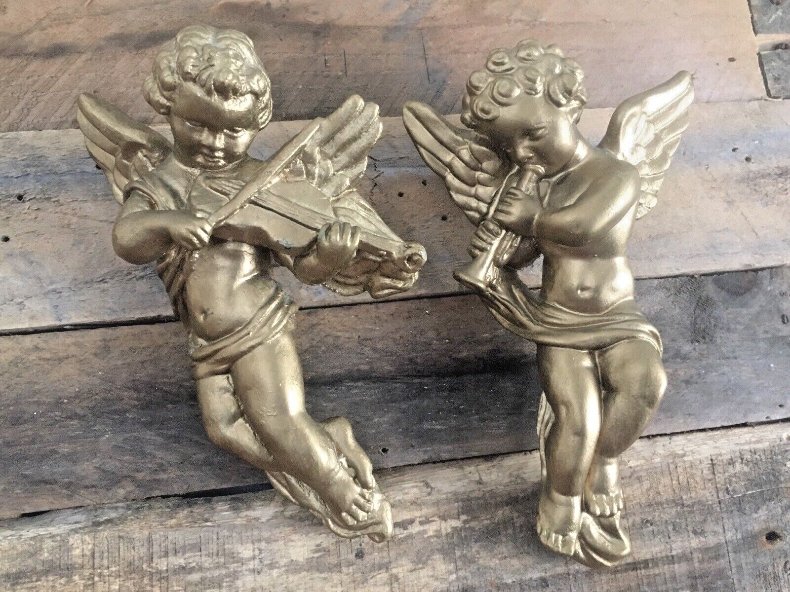 photo vintage Pair Of Gold Chalkware Plaster Neoclassical Cupid Angels Cherubs Playing Music