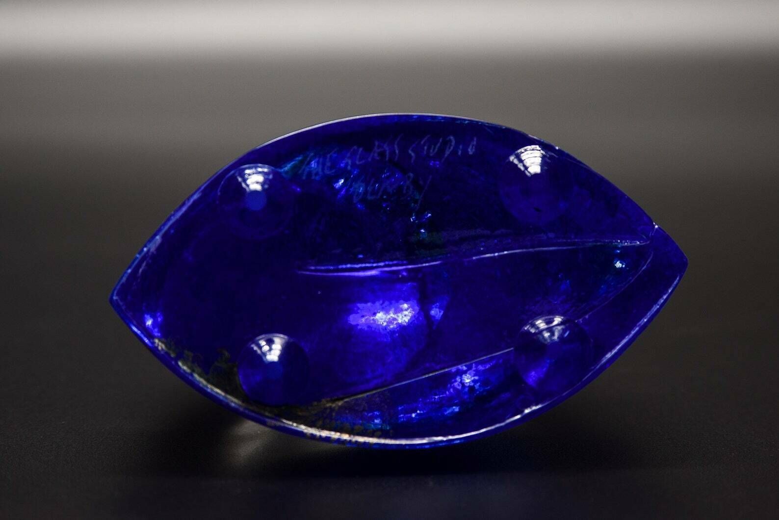 Blue And Clear Glass Sculpture By The Glass Studio Denby, Blue Glass Paperweight photo vinterior
