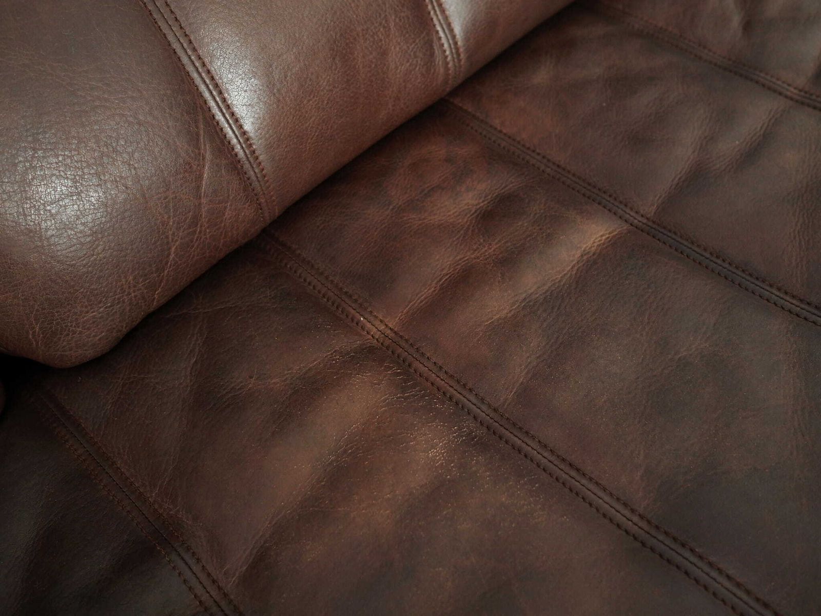 photo furniture Brown Leather Sofa, Swiss Design, 1970s, Manufacture: De Sede