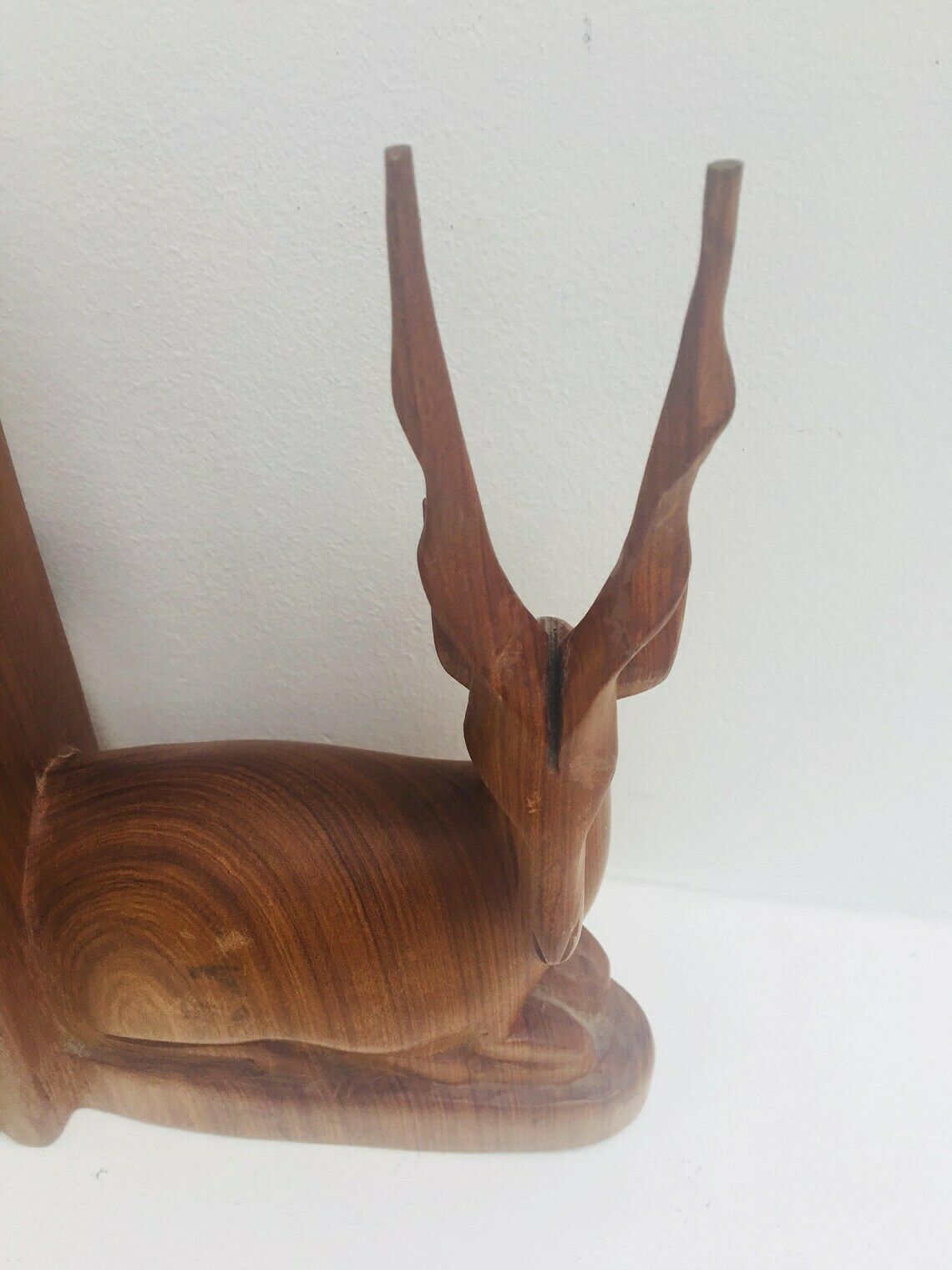 photo vintage Wooden Deer Bookend Hand Carved Antelope Wood Bookend Solid Walnut Large Figurine Mid Century Book Holder Office Decor Gift For Him Desk