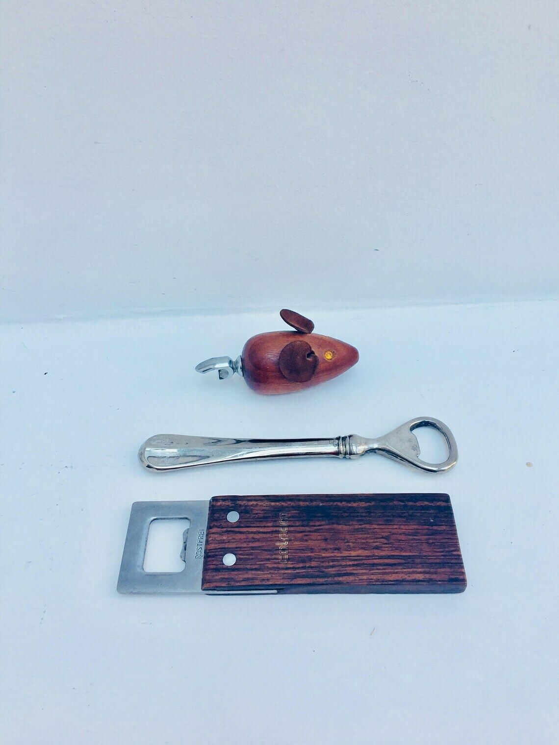 photo for sale Flessenopener Set, Bargereedschap Mid Century Modern, Jaren 1960, Barware, Barbenodigdheden – Deens Teakhouten Muis