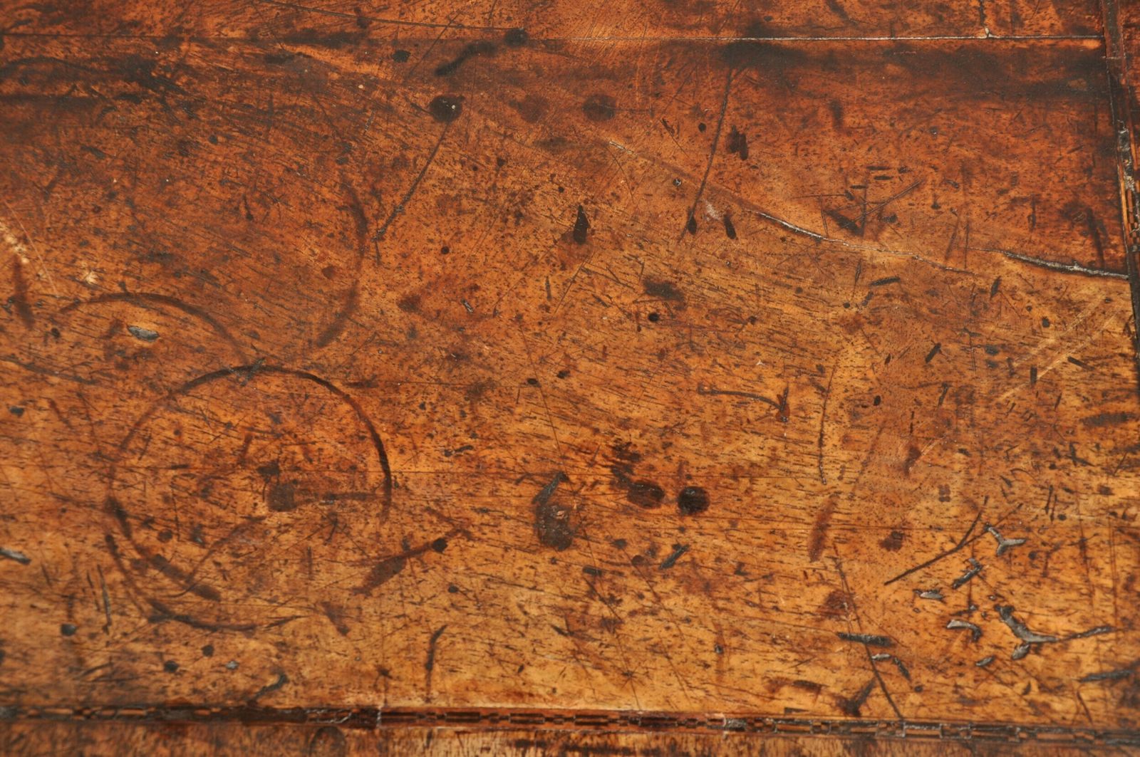 Important Early 18th Century Walnut Kneehole Desk photo for sale